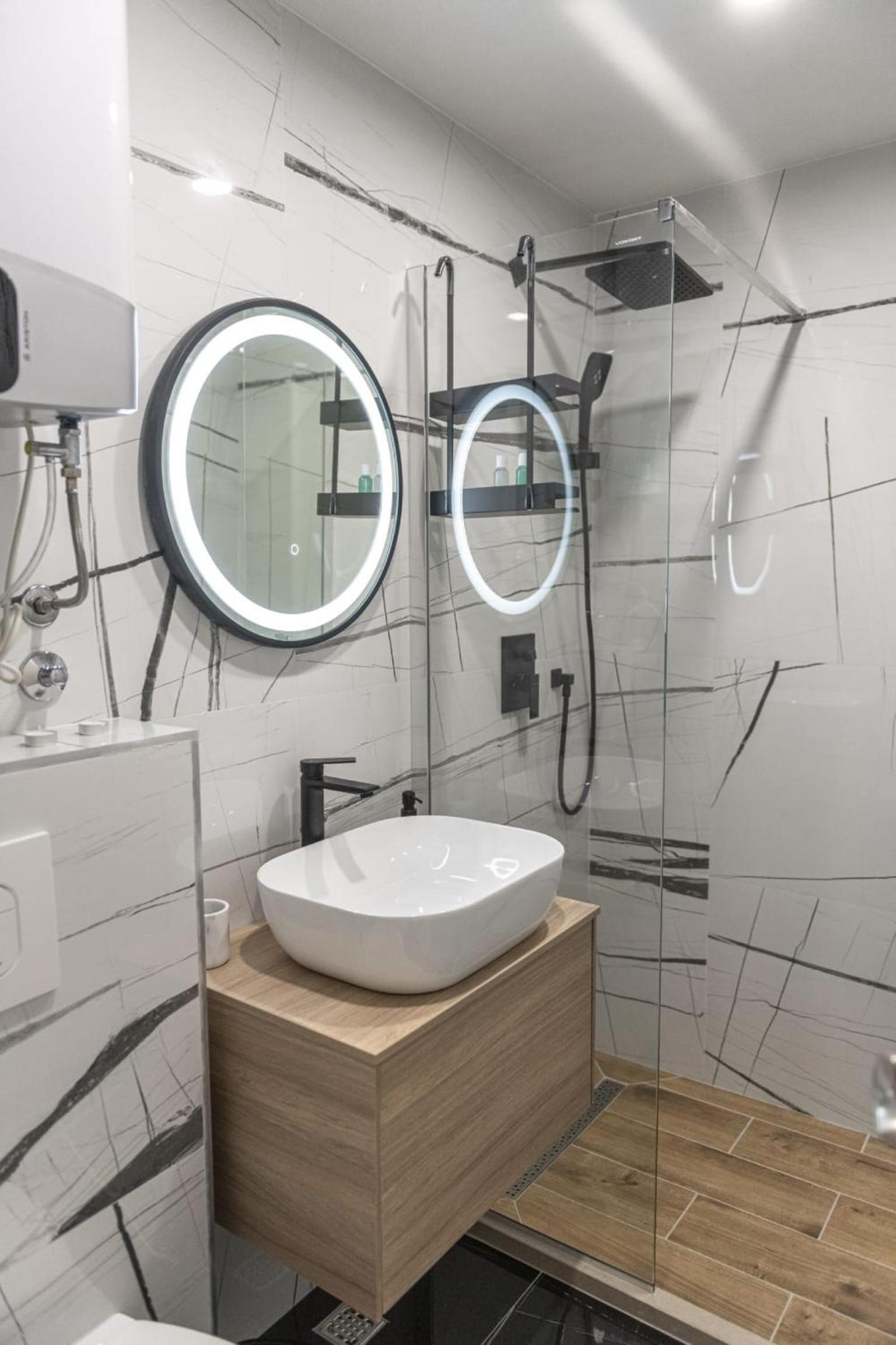 Apartment & Rooms Primi with FREE PARKING
