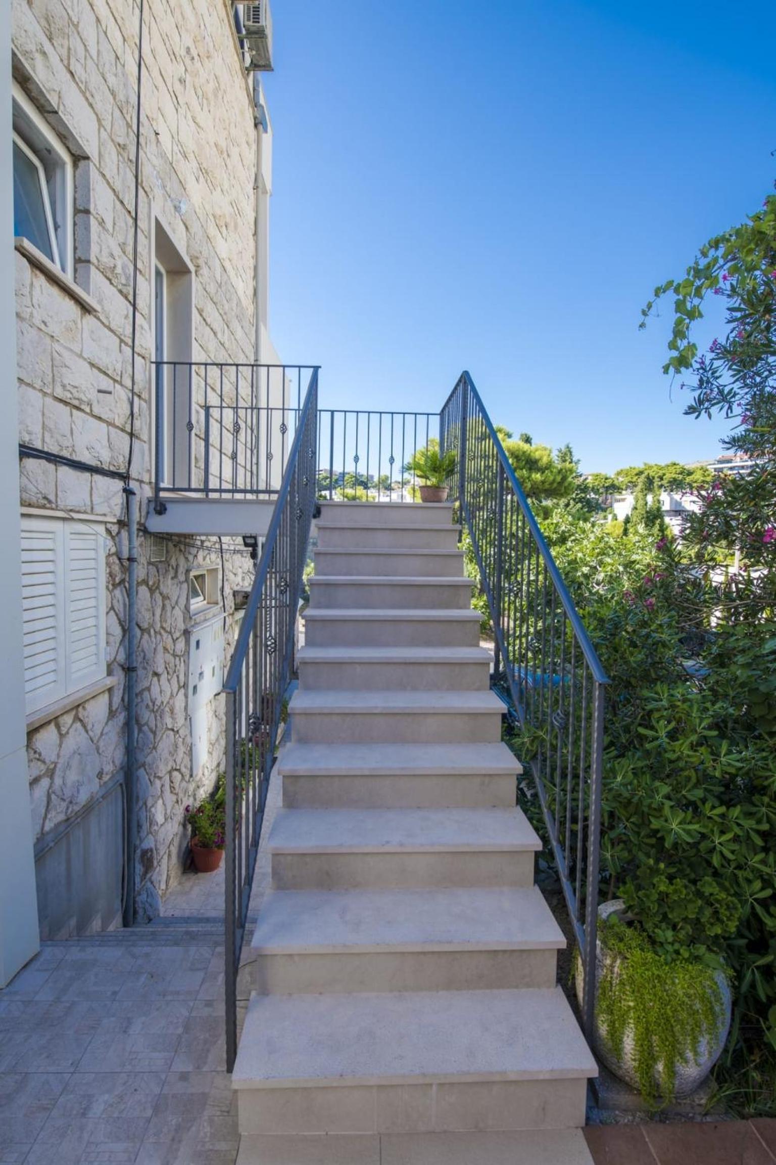 Apartment & Rooms Primi with FREE PARKING
