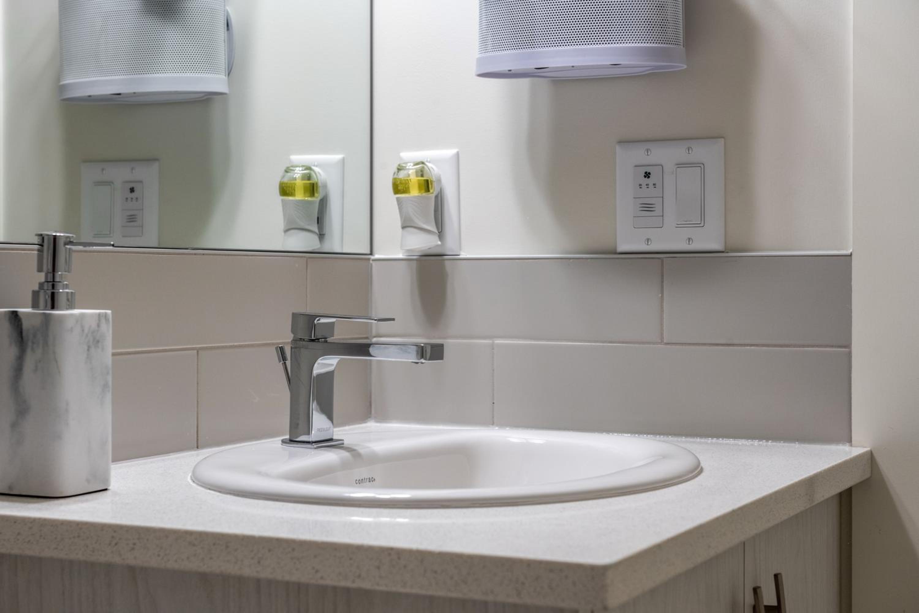 Cozy Rockland Park Unit+Parking