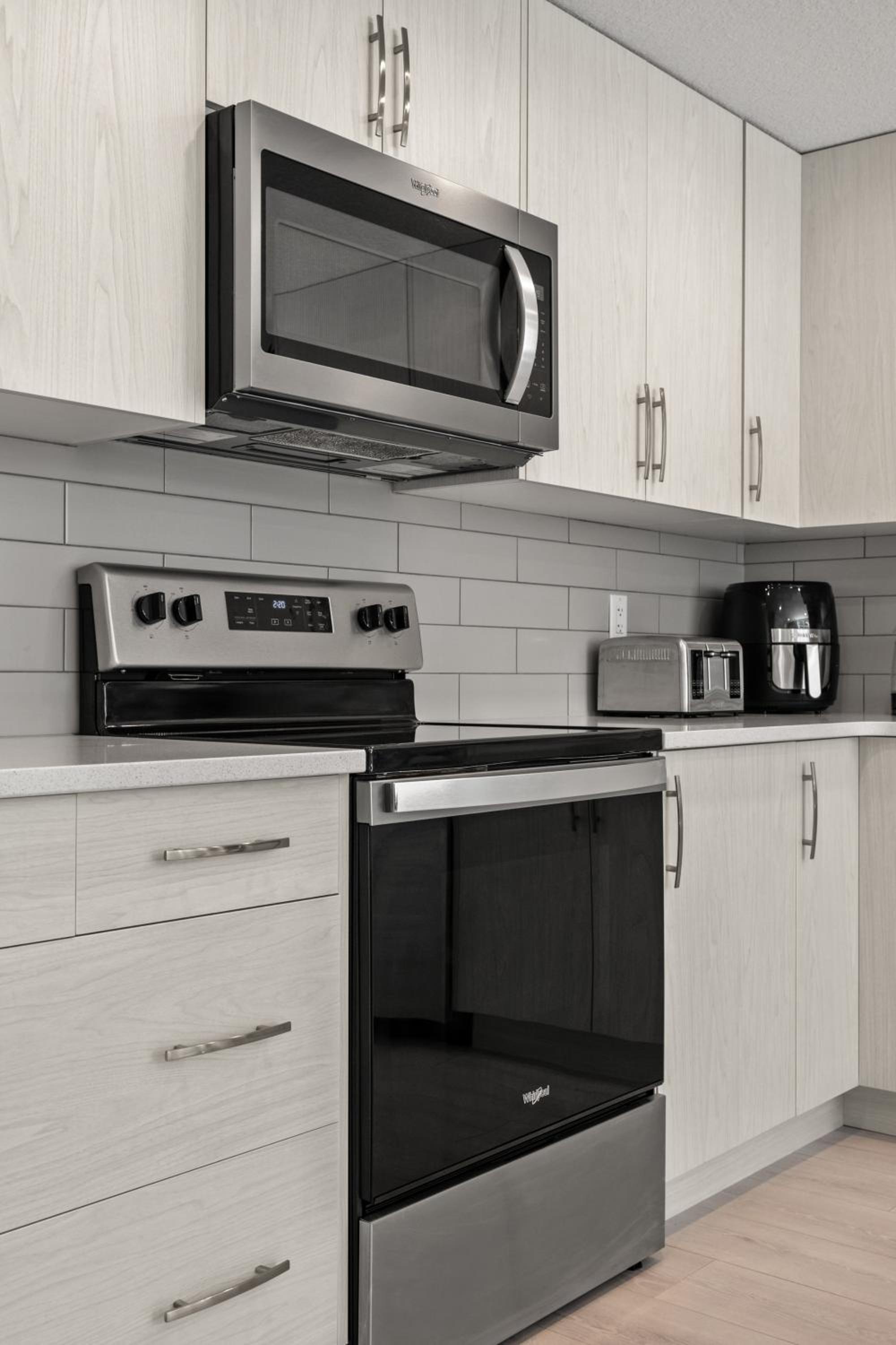Cozy Rockland Park Unit+Parking