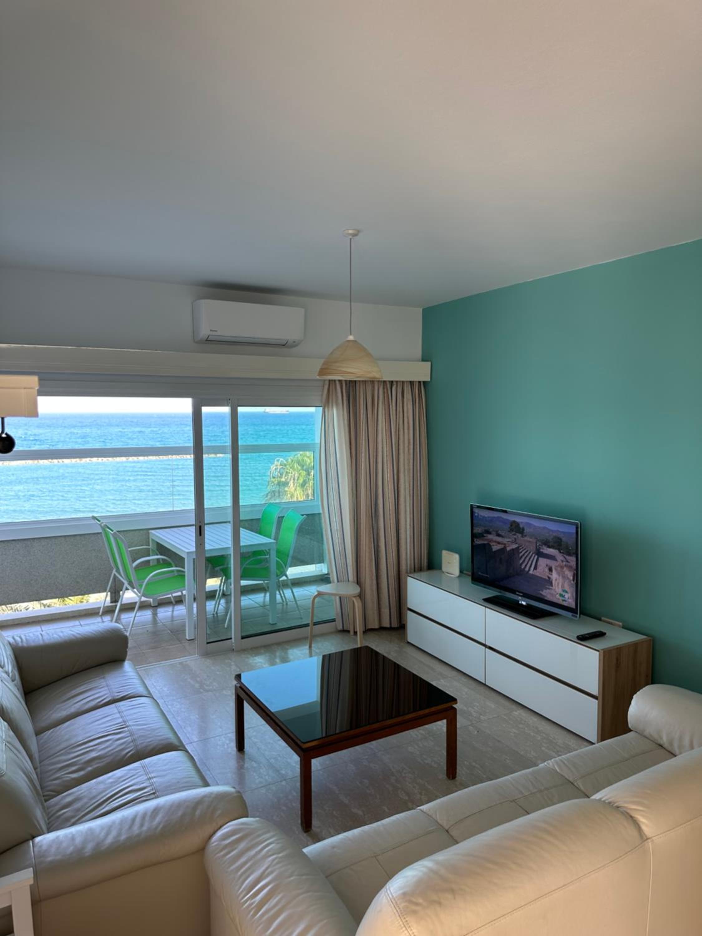 GARNET Beach Apartment