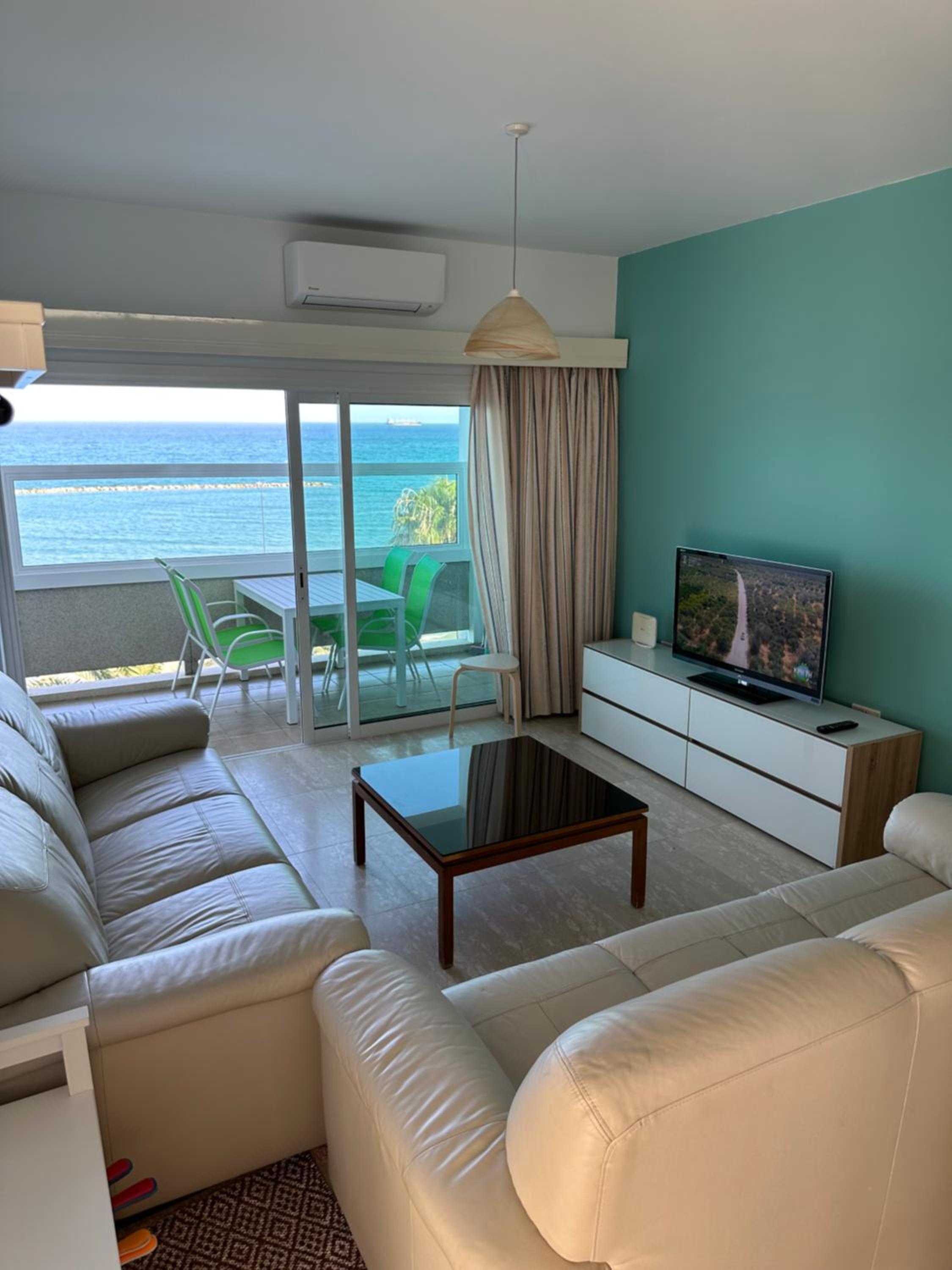 GARNET Beach Apartment