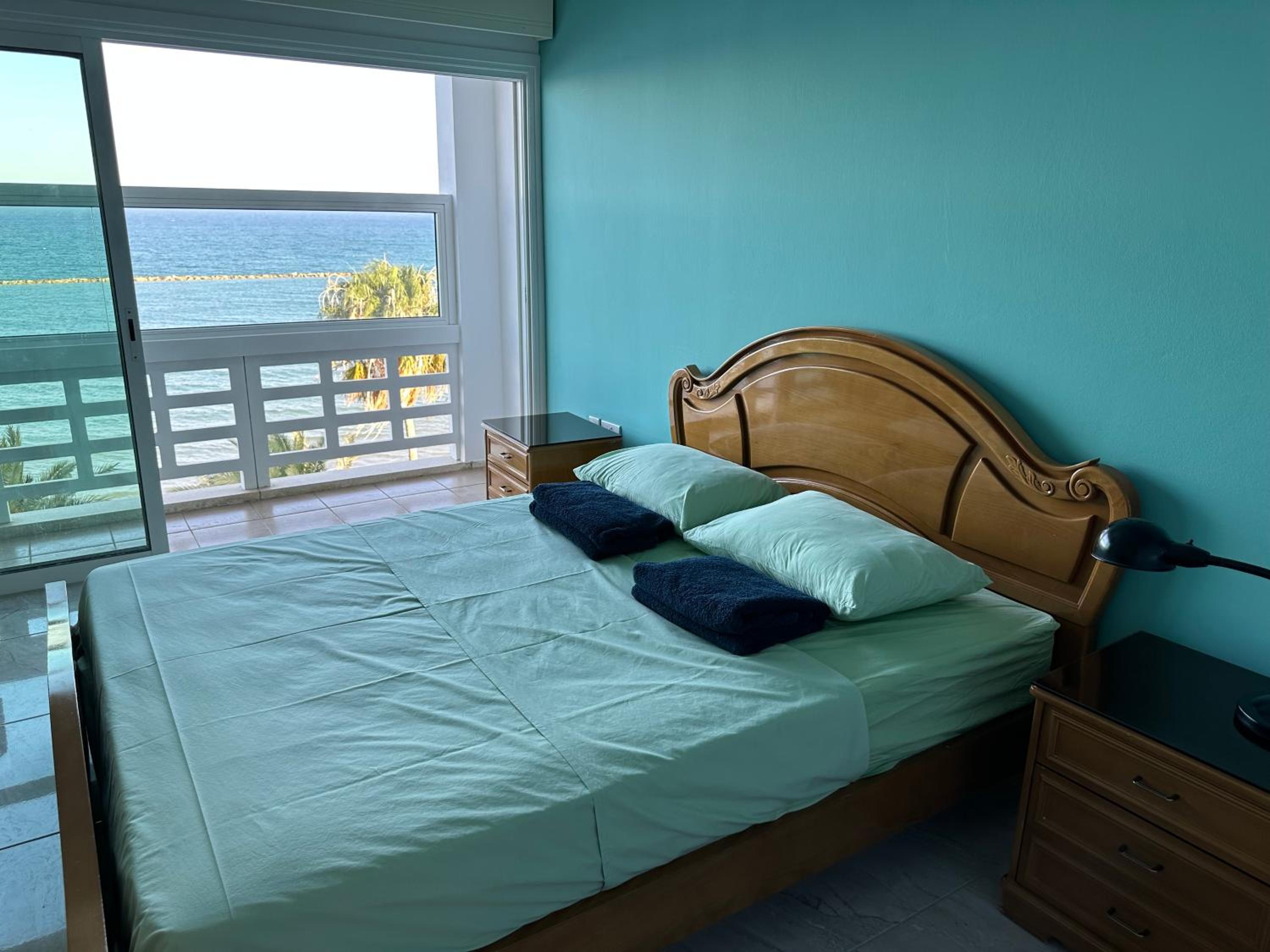 GARNET Beach Apartment