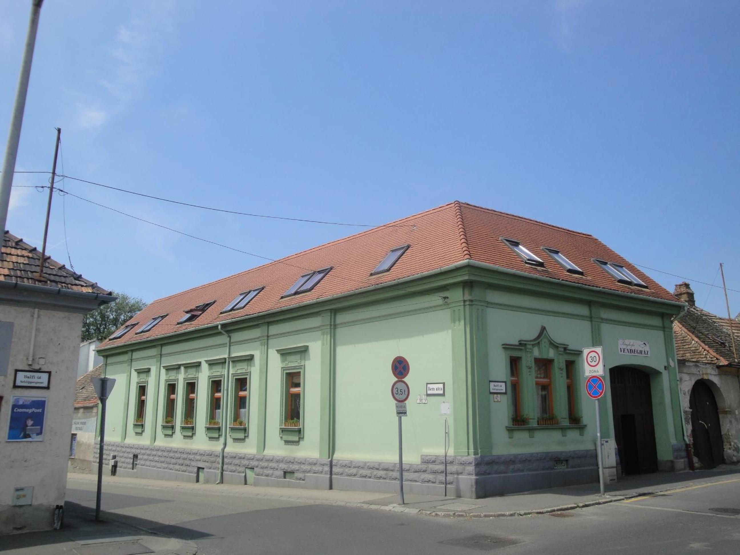 Photo 8