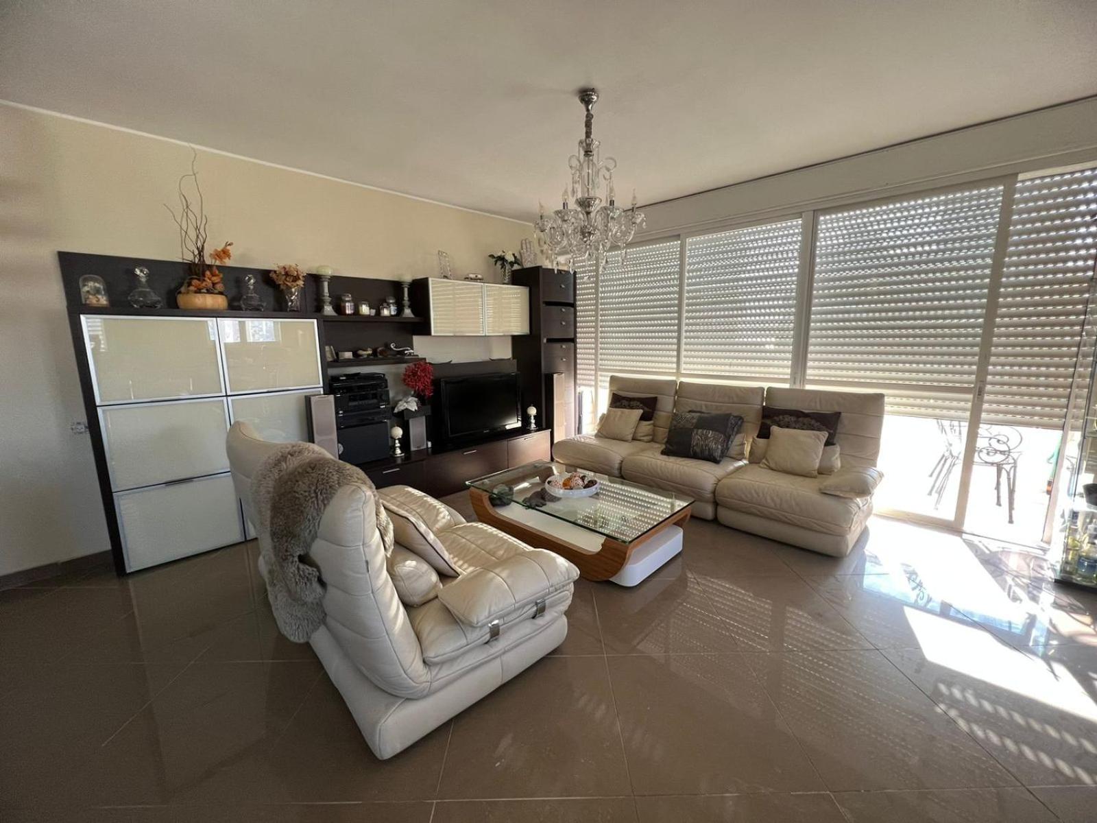 Grand appartement 7 personnes NETANYA proximité immédiate kikar plage immeuble KING KORESH view 2