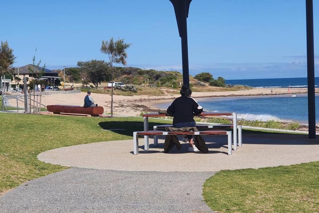 Beautiful Falcon Bay - B & B Accommodation