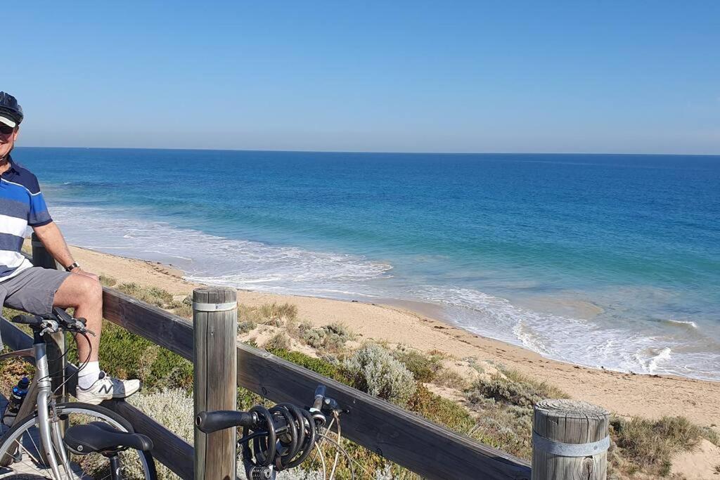 Beautiful Falcon Bay - B & B Accommodation