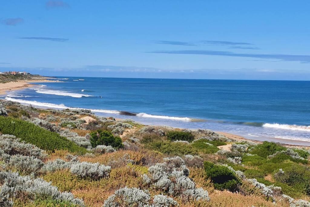 Beautiful Falcon Bay - B & B Accommodation