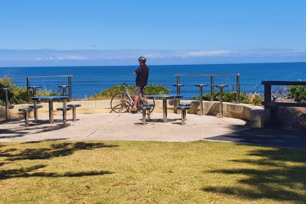 Beautiful Falcon Bay - B & B Accommodation