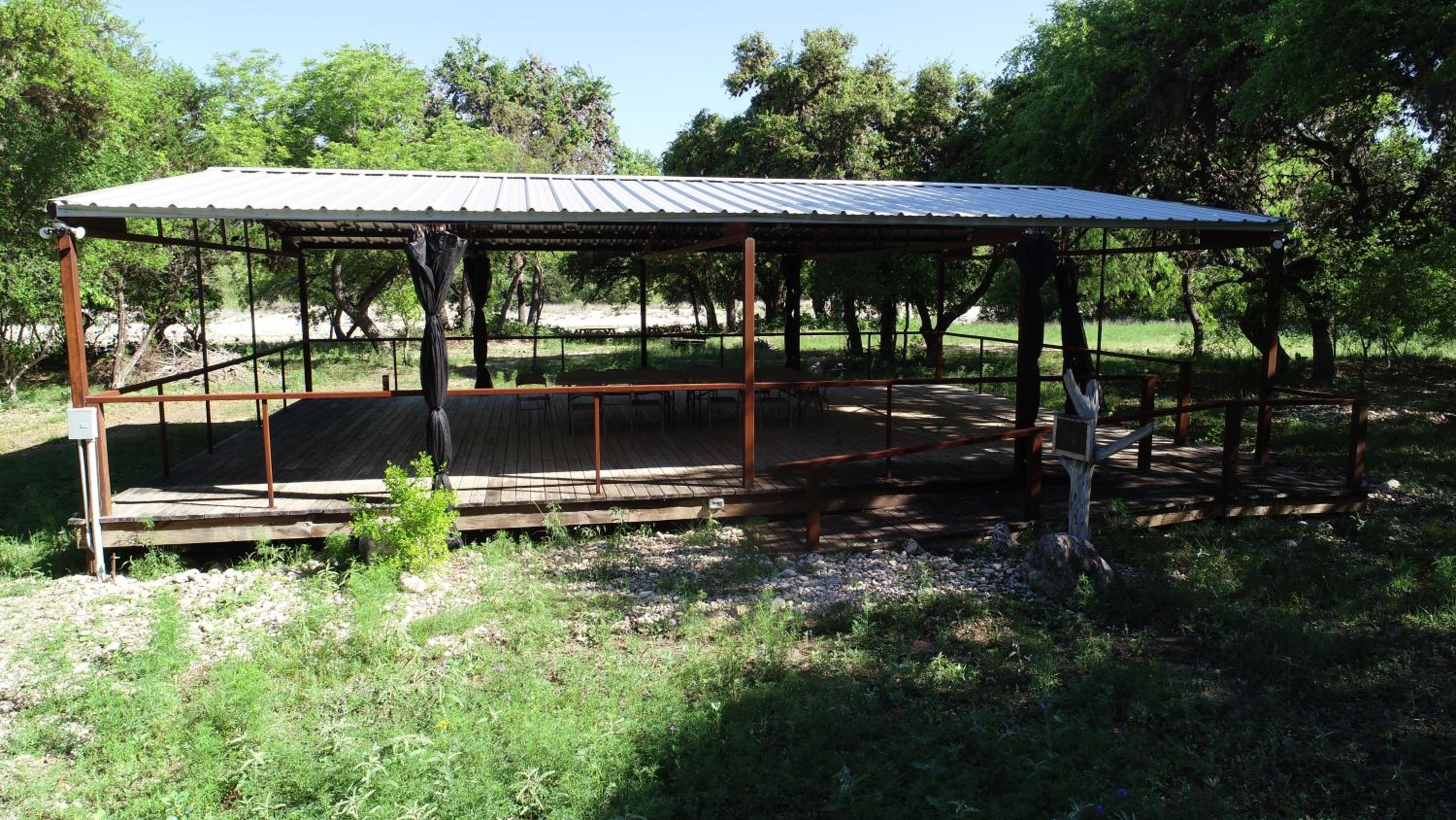 Nueces River Cabins-Oak Cabin