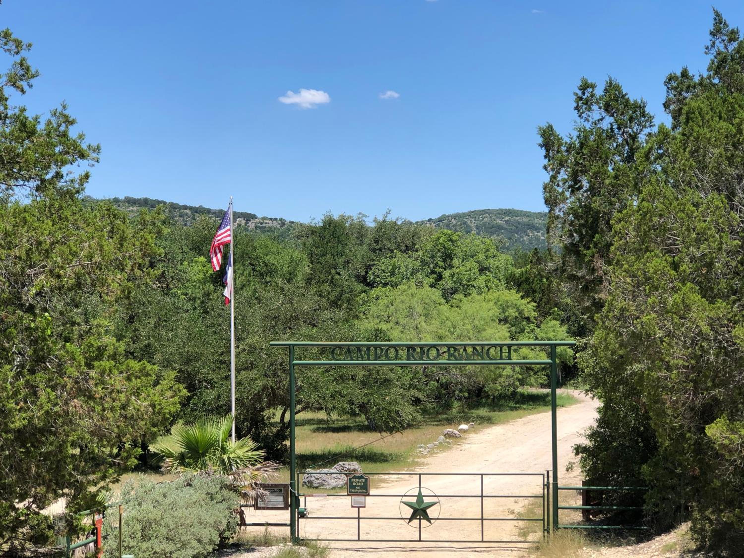 Nueces River Cabins-Oak Cabin