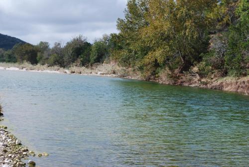Nueces River Cabins-Oak Cabin
