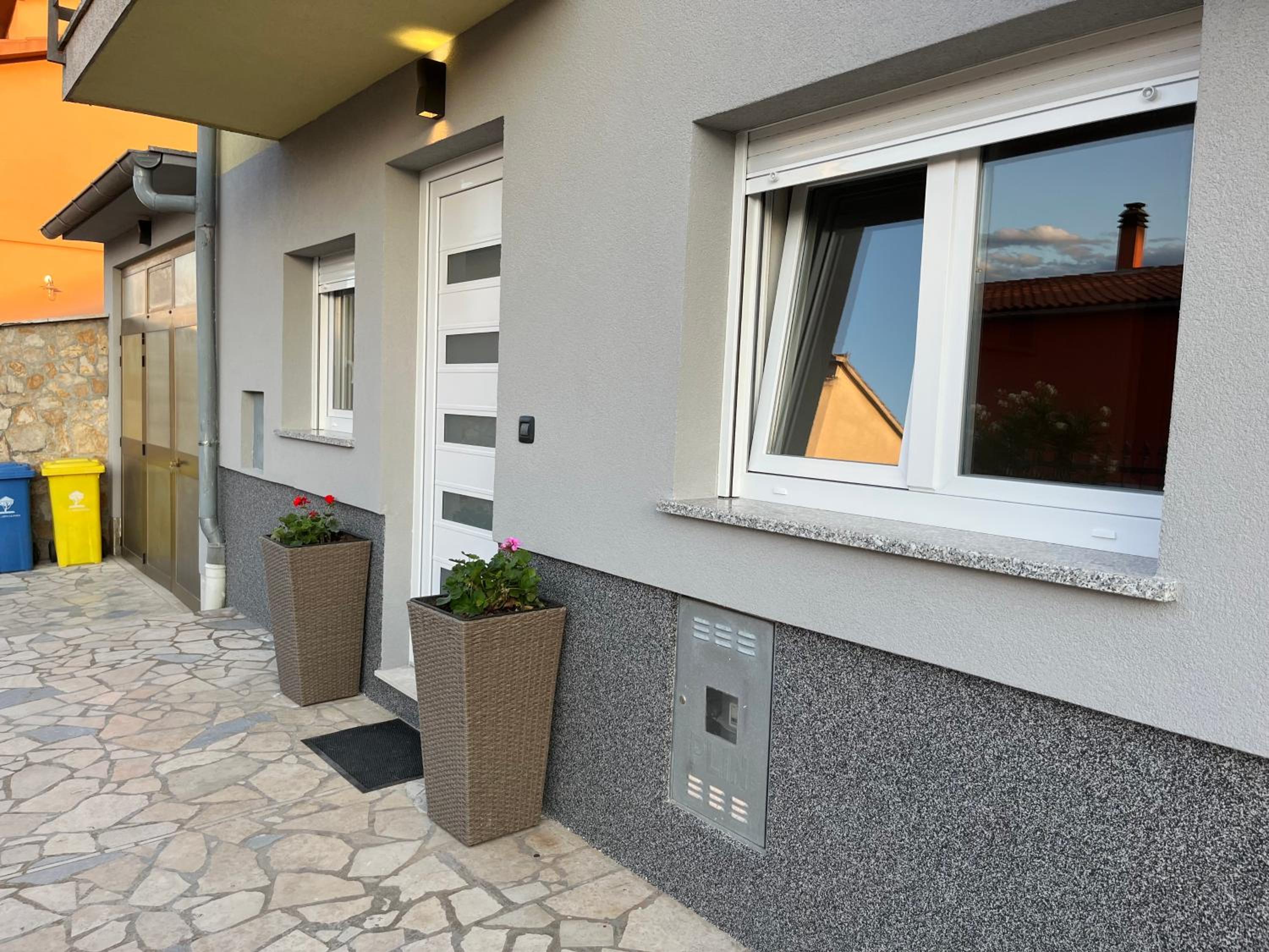Apartment A & N with FREE private parking view 2