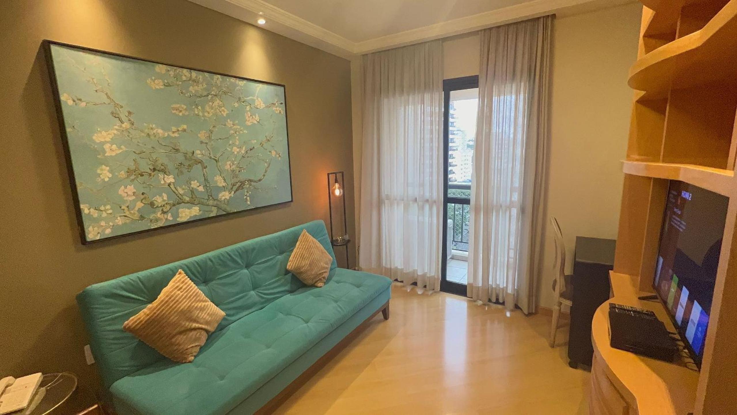 Flat Moderno c/ Janela Antirruído, Garagem, Piscina e Sauna