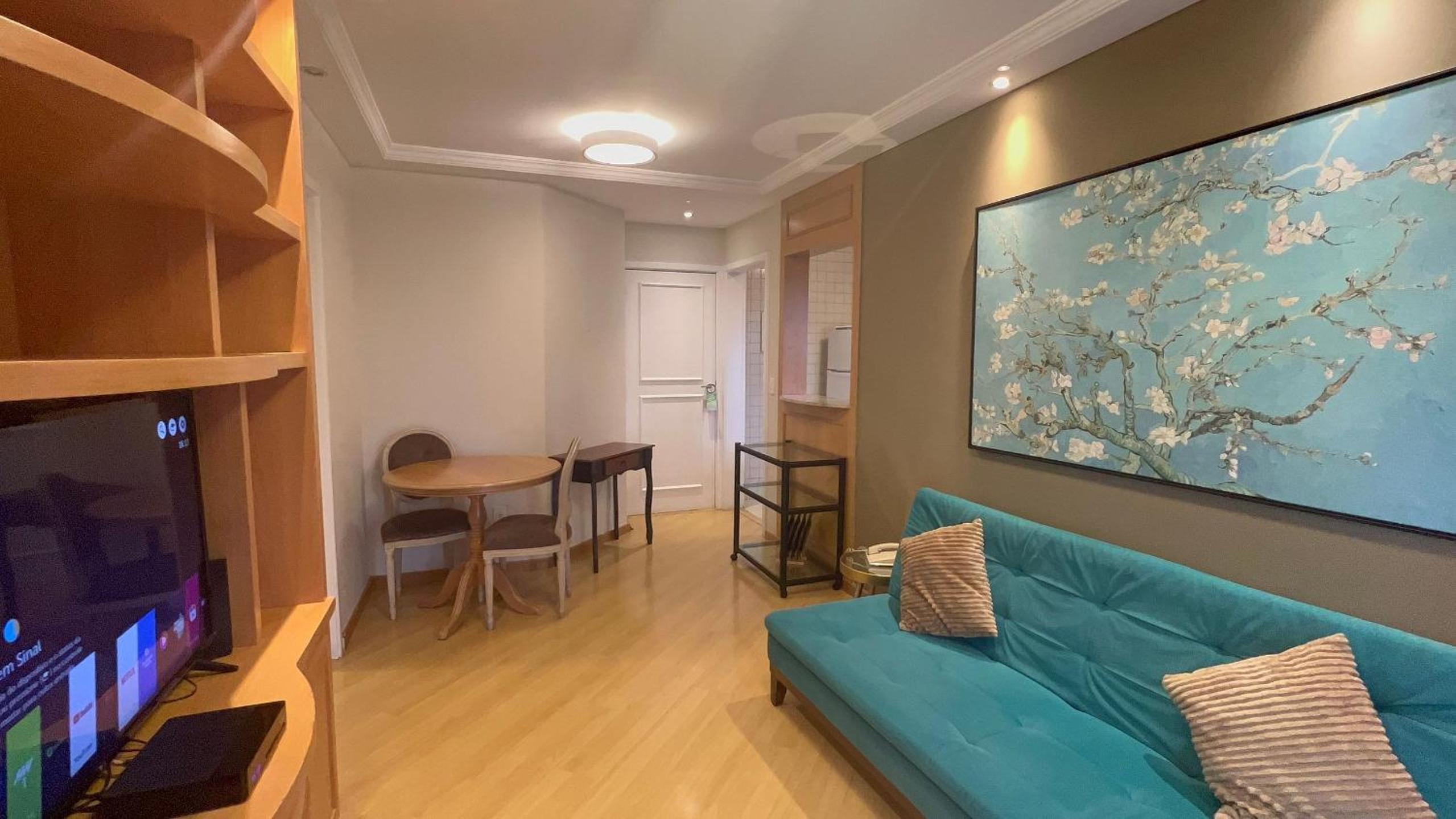 Flat Moderno c/ Janela Antirruído, Garagem, Piscina e Sauna