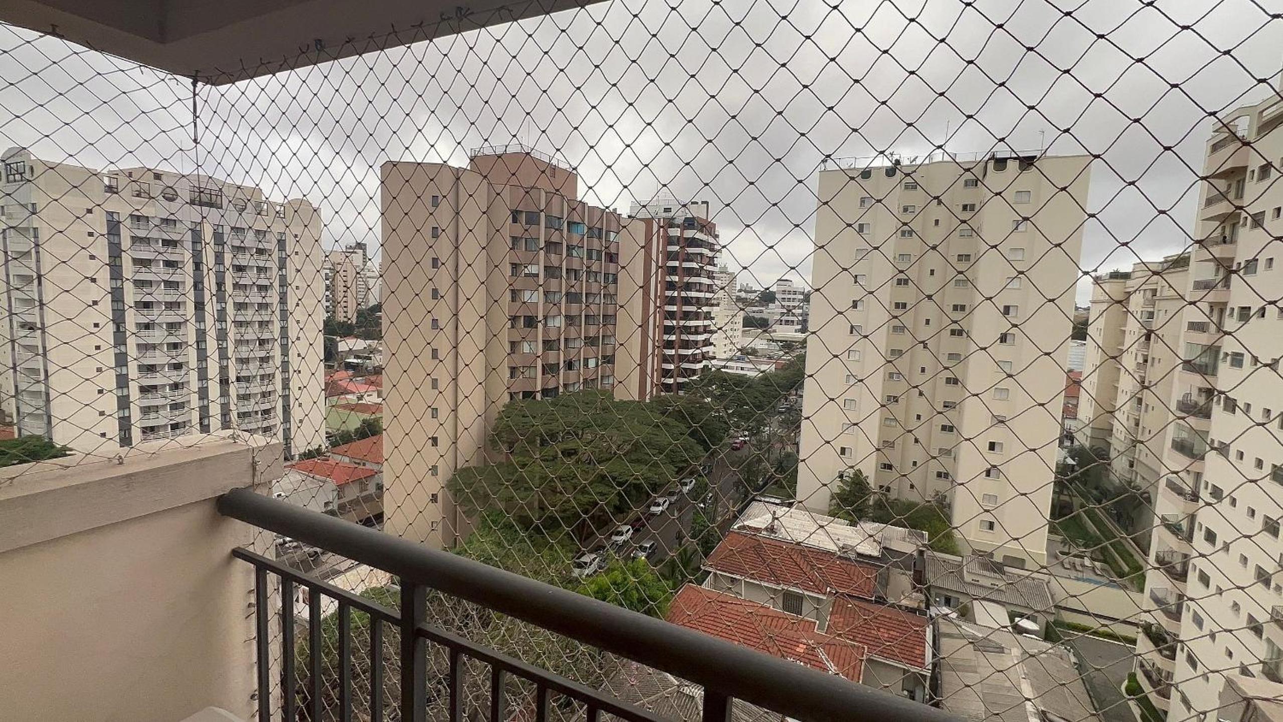 Flat Moderno c/ Janela Antirruído, Garagem, Piscina e Sauna