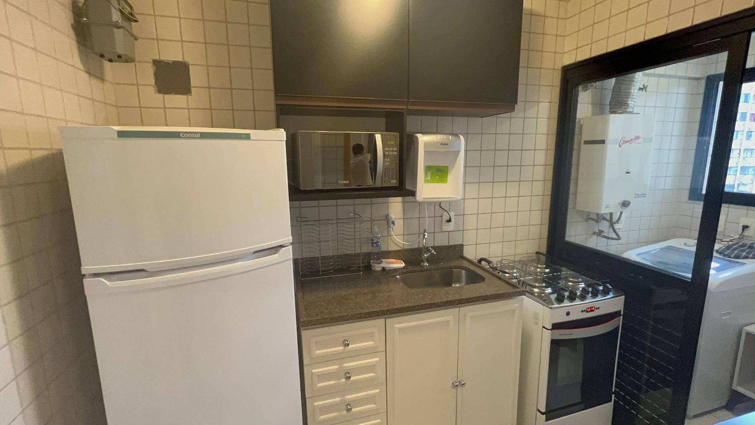 Flat Moderno c/ Janela Antirruído, Garagem, Piscina e Sauna