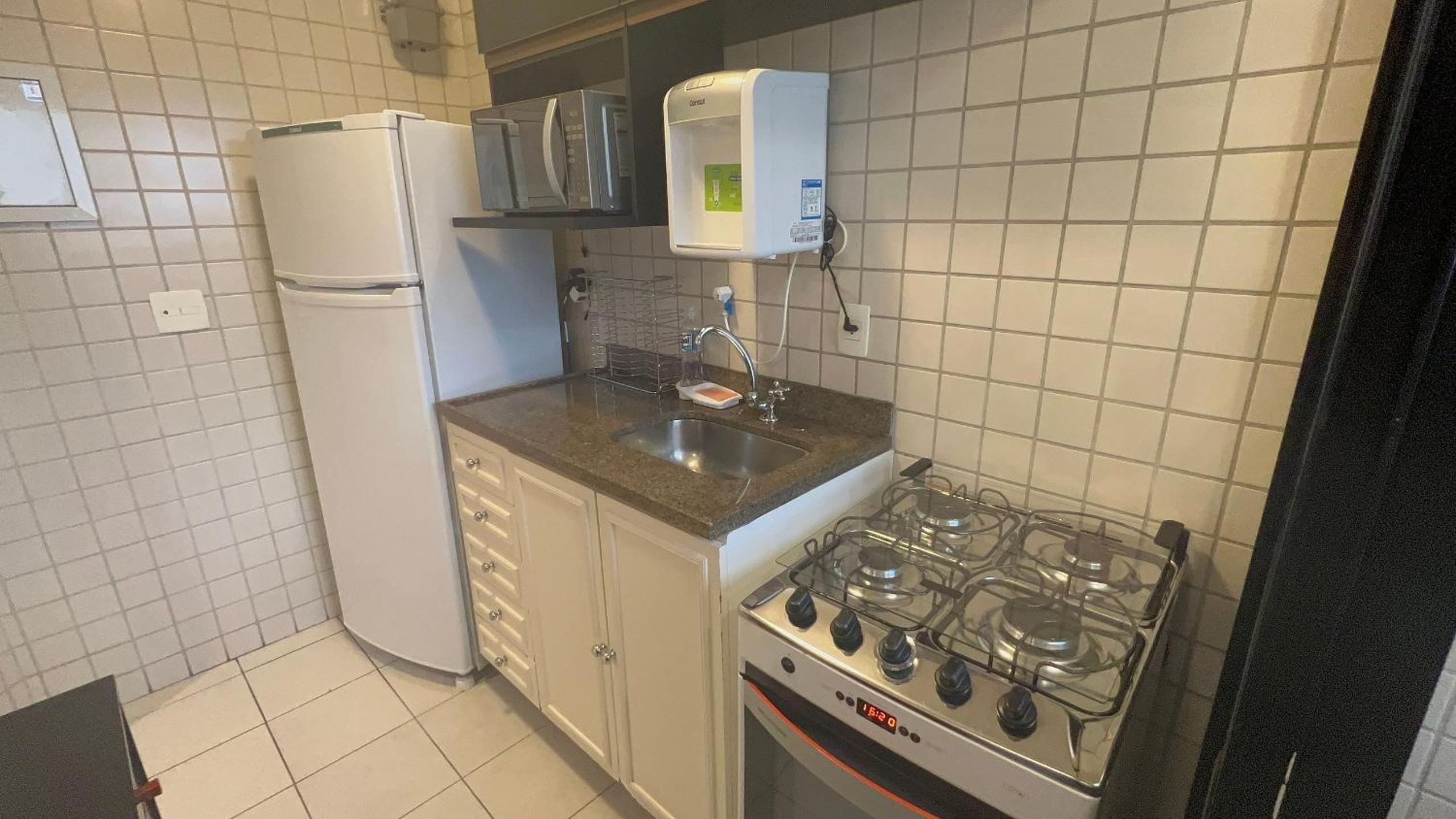 Flat Moderno c/ Janela Antirruído, Garagem, Piscina e Sauna