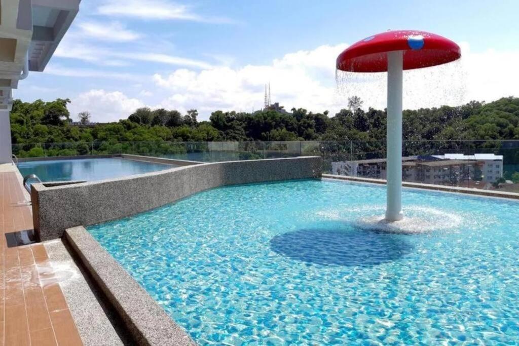 T STAY at Icon Residence -for 1 Room Free Netflix & Pool photo 1