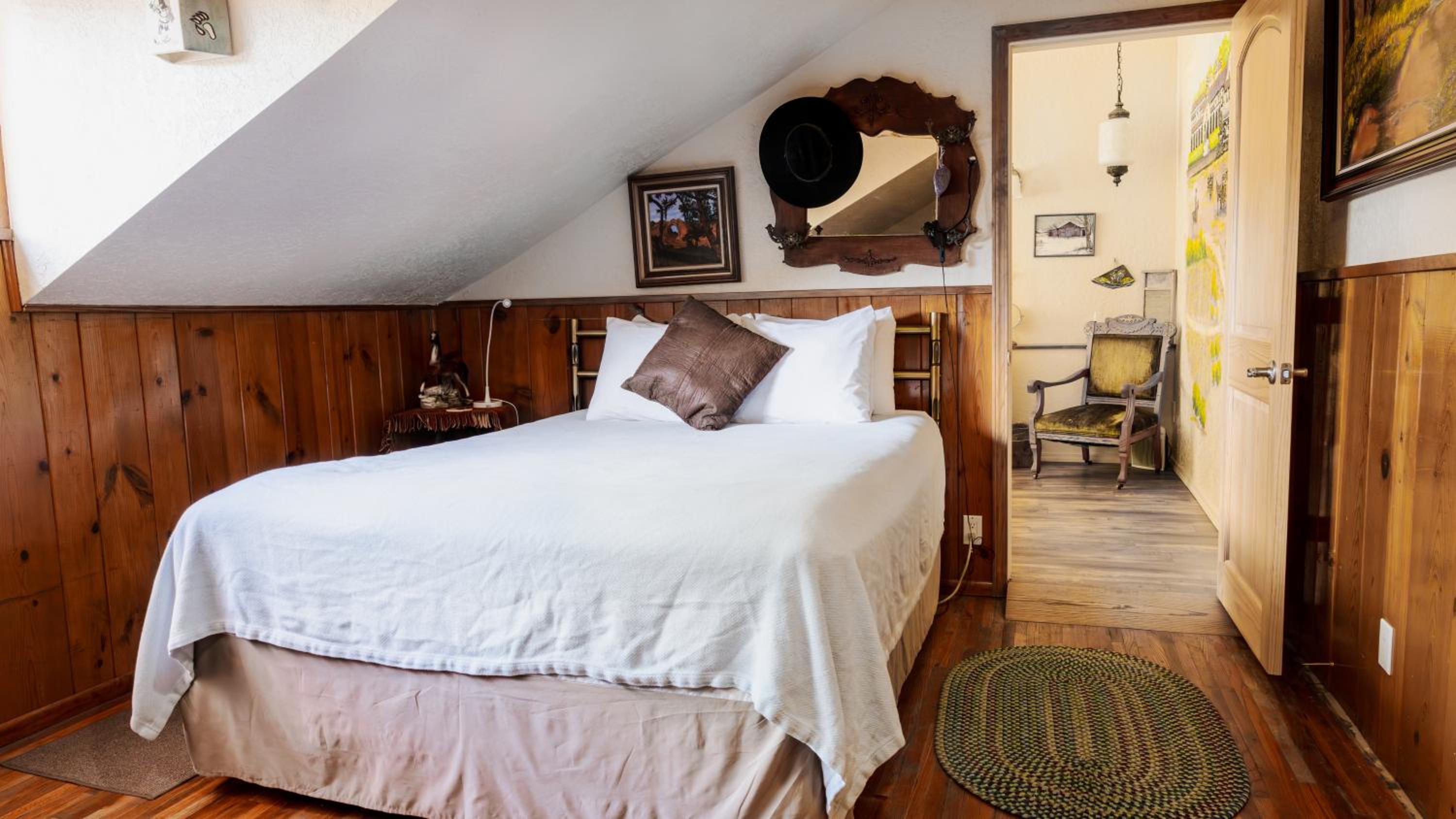 Red Horse Bed and Breakfast