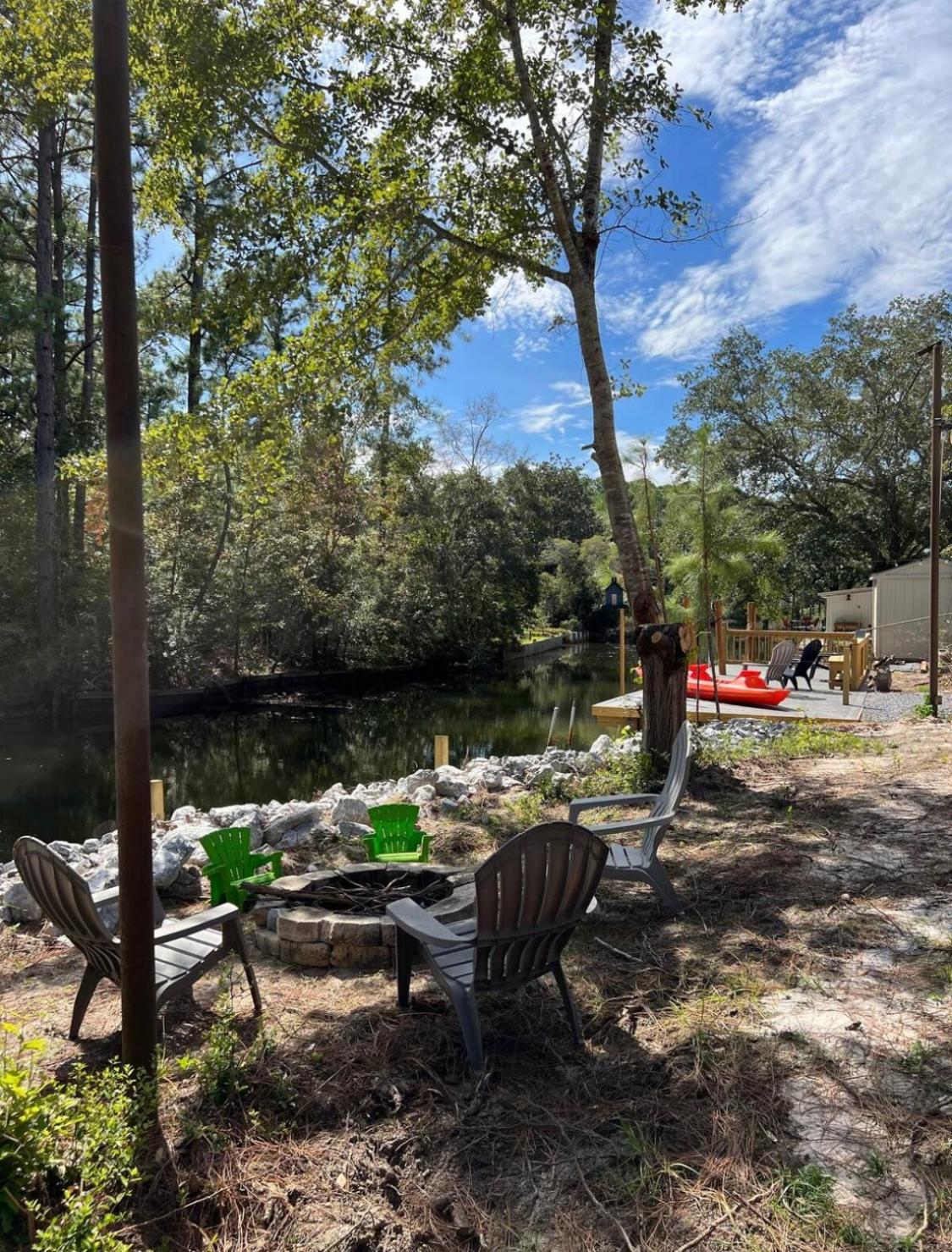 Waterfront Newly Renovated and Decorated 3brs home view 3