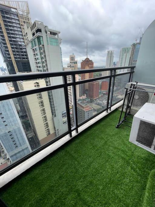 Lovely & Stylish 2BR at The Gramercy Makati (4pax)