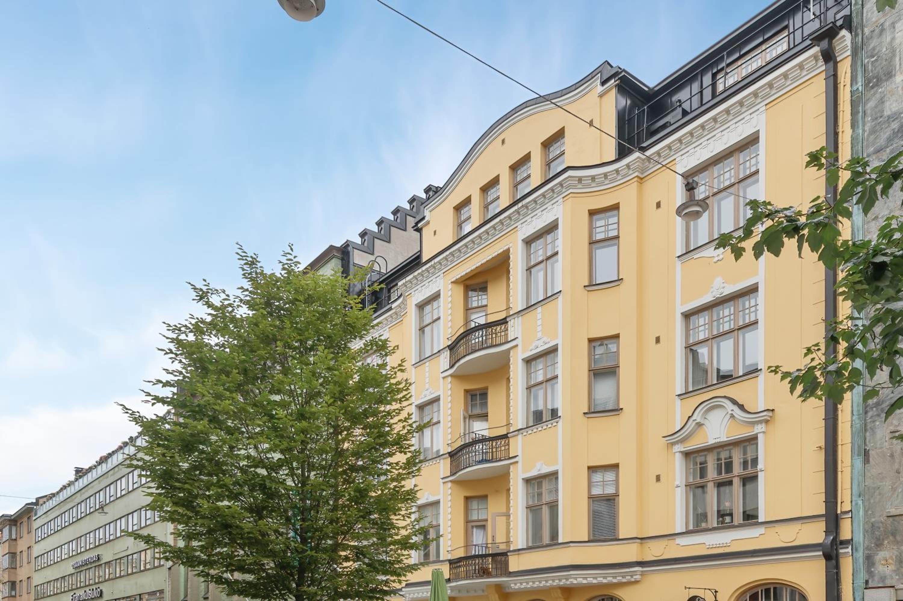 WeHost Fabulous 2BR in Prestigious Punavuori @Iso Roobertinkatu 26 view 2