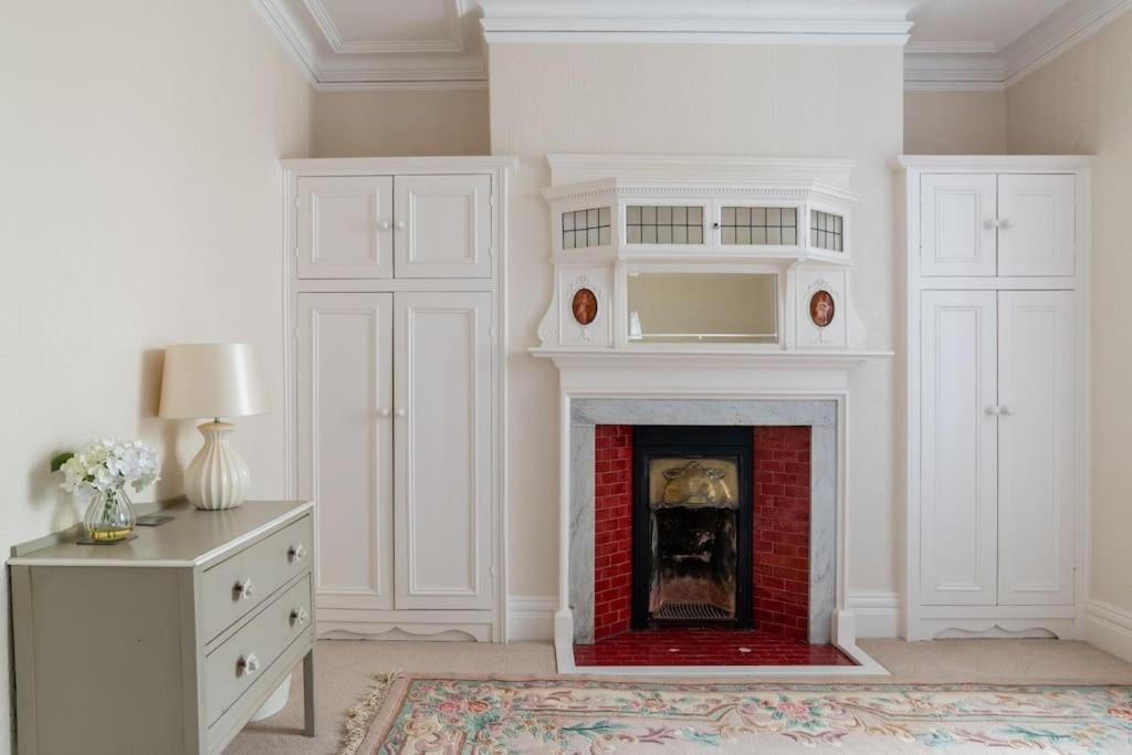 Magnificent house with Harbour view - Ramsgate view 5