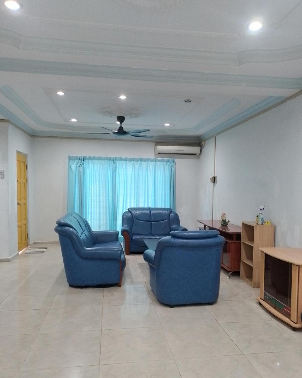 Welcome to Gemas Homestay ALI photo 1