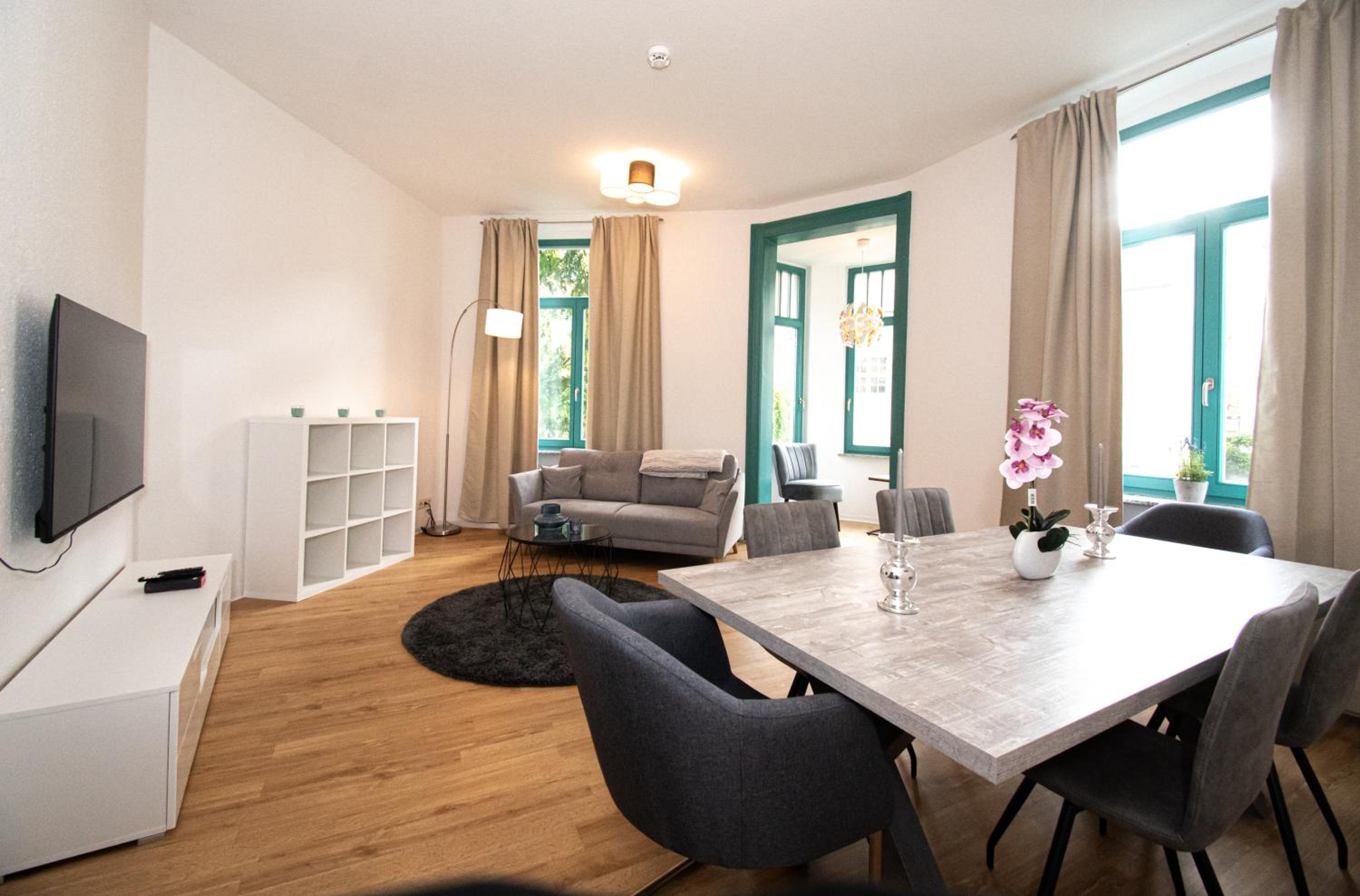 Room&Go: Zentral - Terrasse - Weber Grill