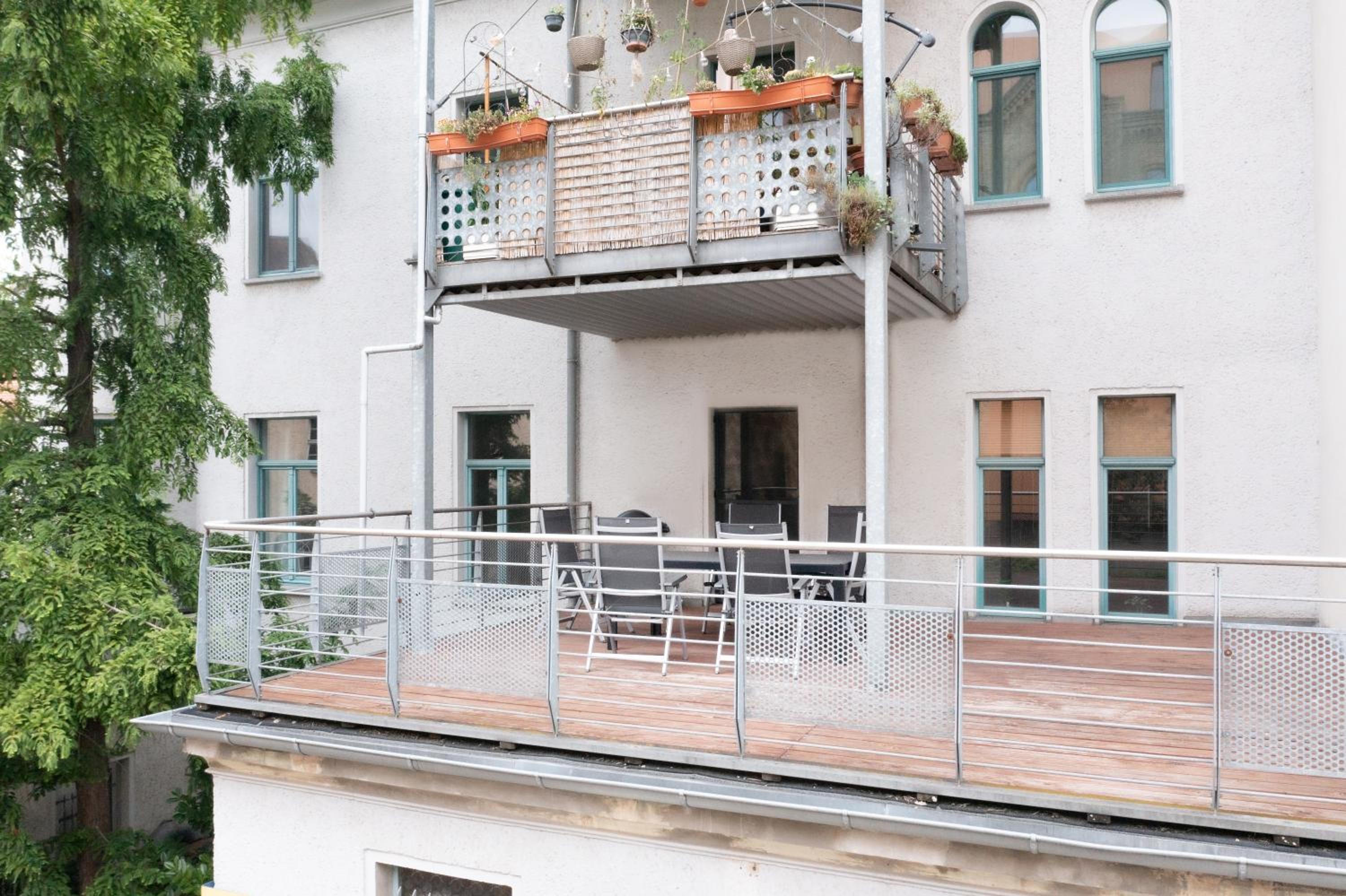 Room&Go: Zentral - Terrasse - Weber Grill