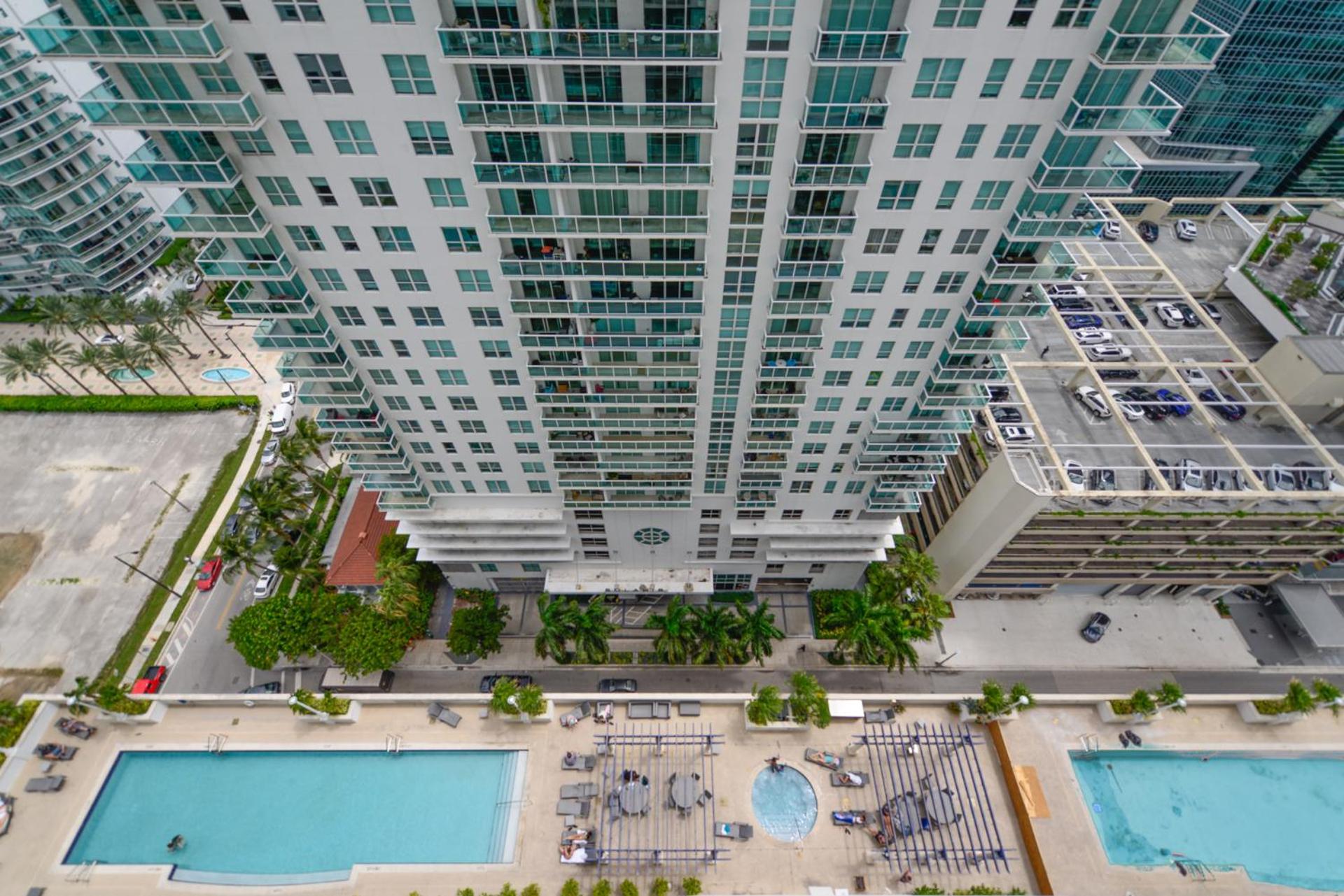 Hotel Style, Comfort, and Perfect Location in Brickell - Image 1