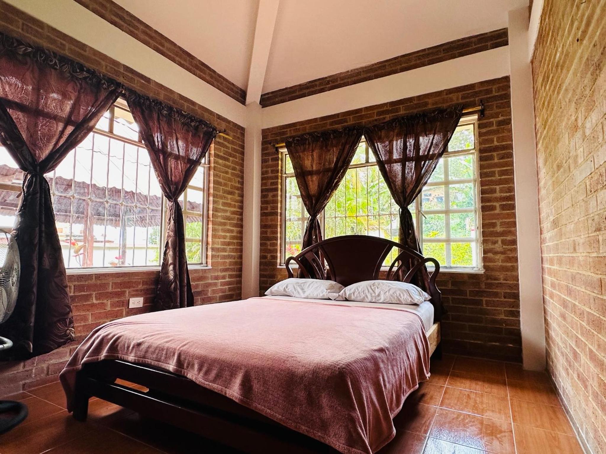 EL HATO HOME REST