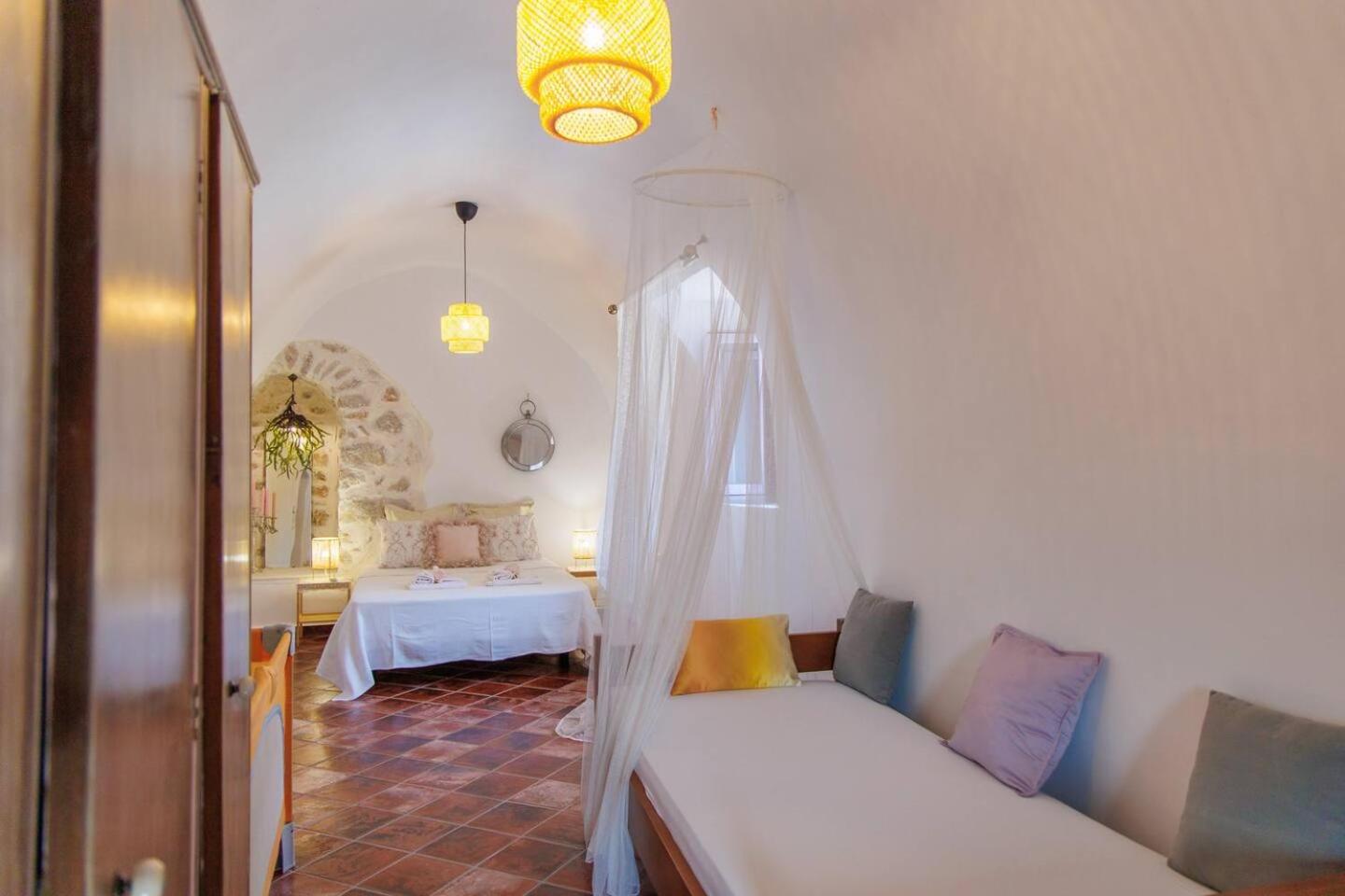 Iliana's house - spacious cave house in the center of Areopolis