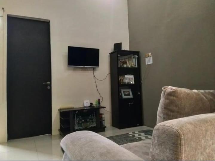 Yura House, Guest House Purwokerto
