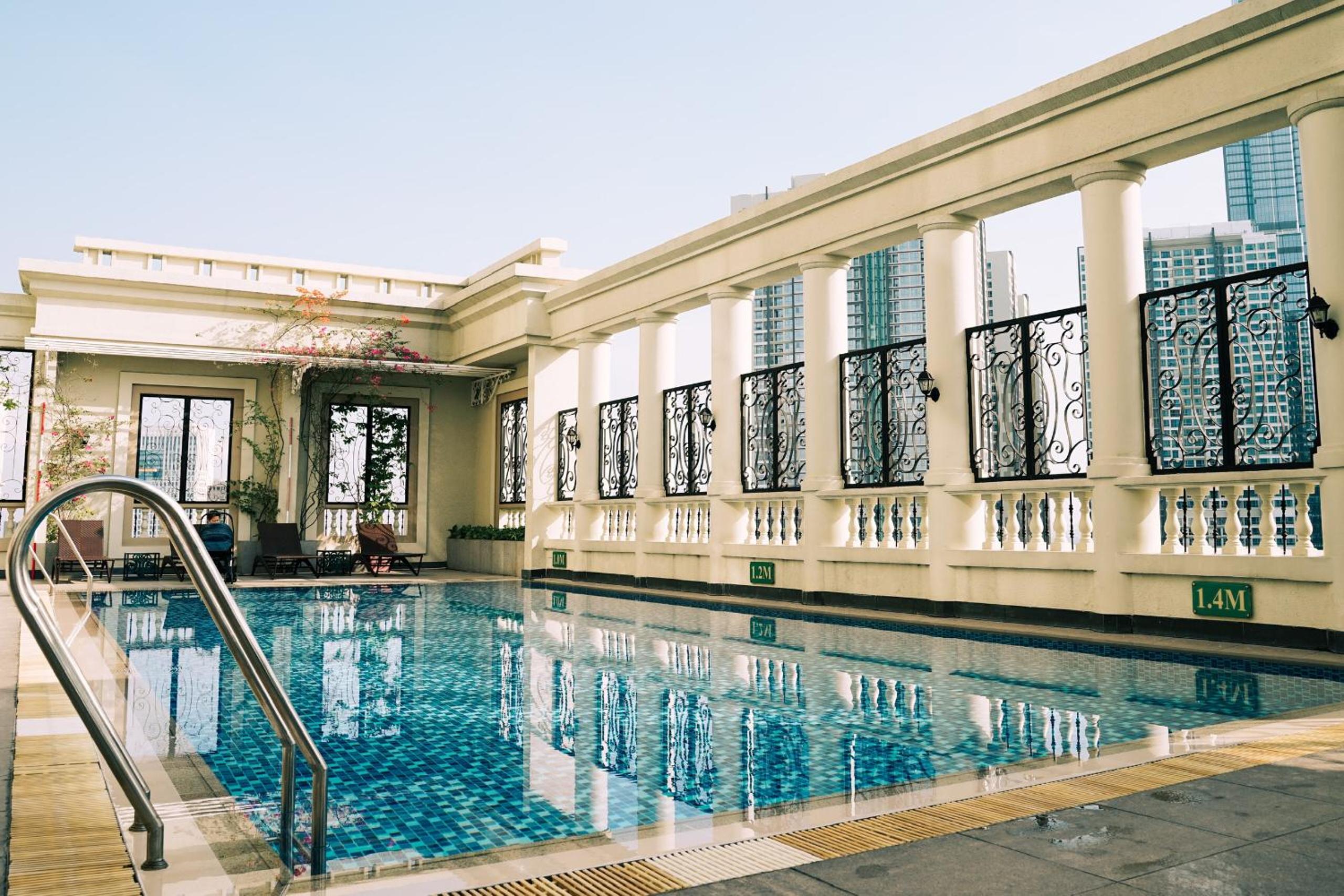 Classic Luxury condo & Swiming Rooftop Pool