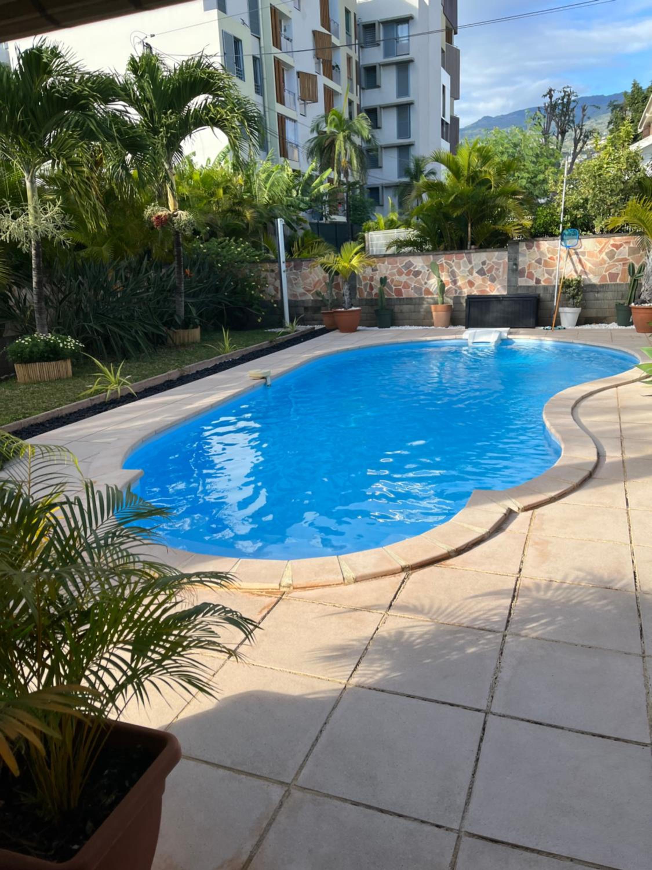Studio cosy avec piscine dans une villa view 3