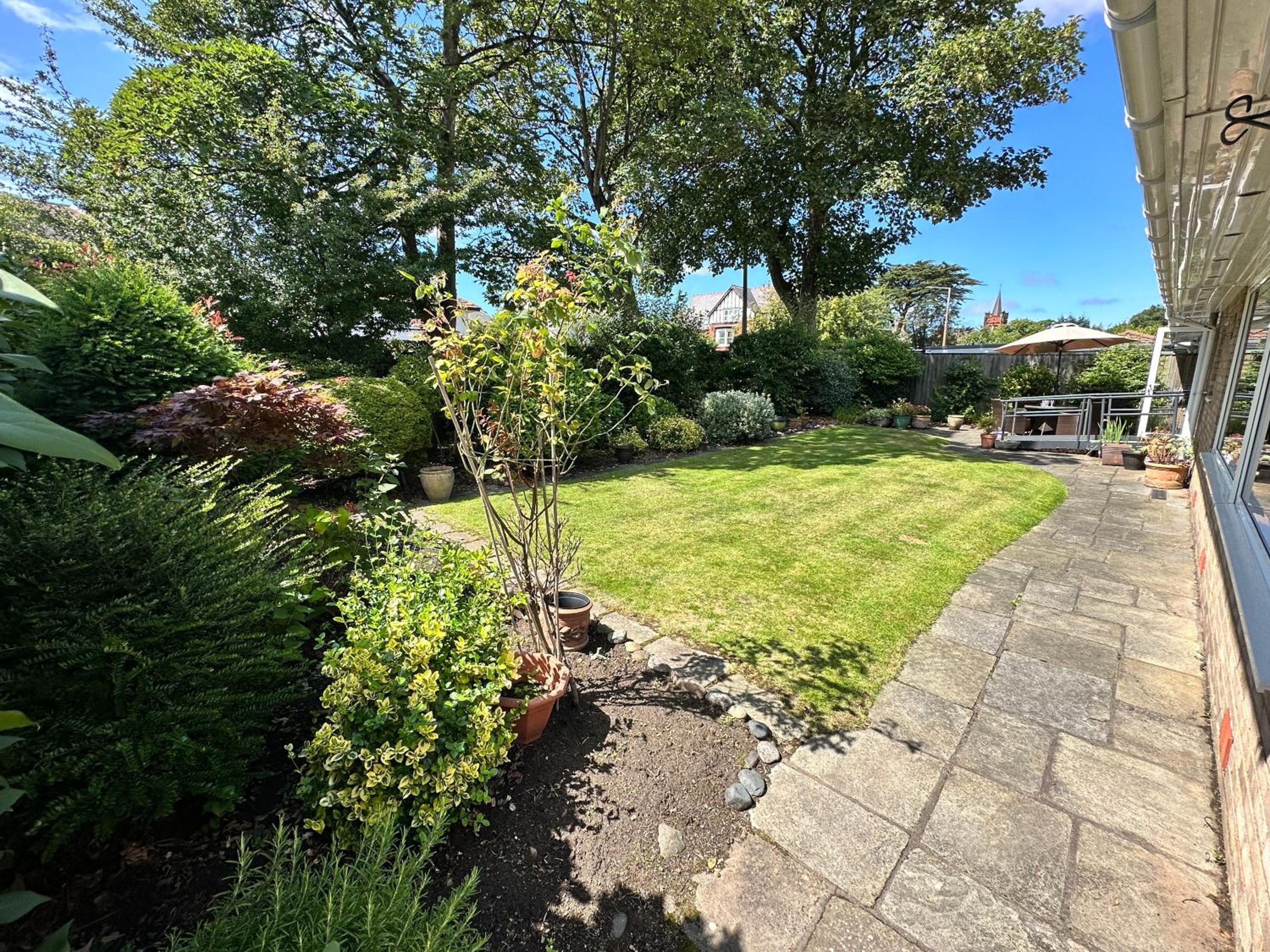 'Sounion' - Fabulous, spacious modern house with large private garden in Leafy Lytham view 2