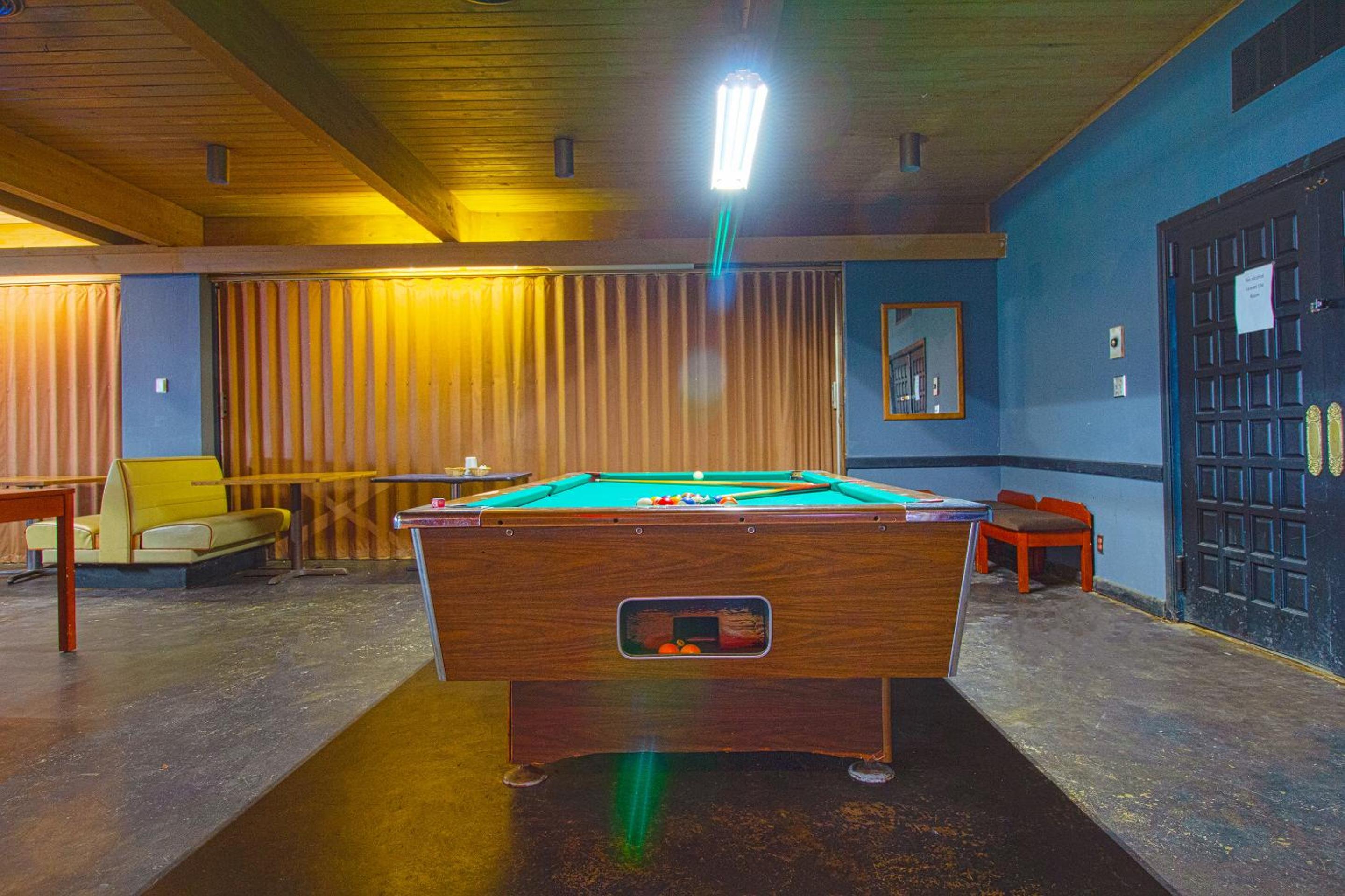 American Best Inn By OYO I-35 Perry near Lake McMurtry
