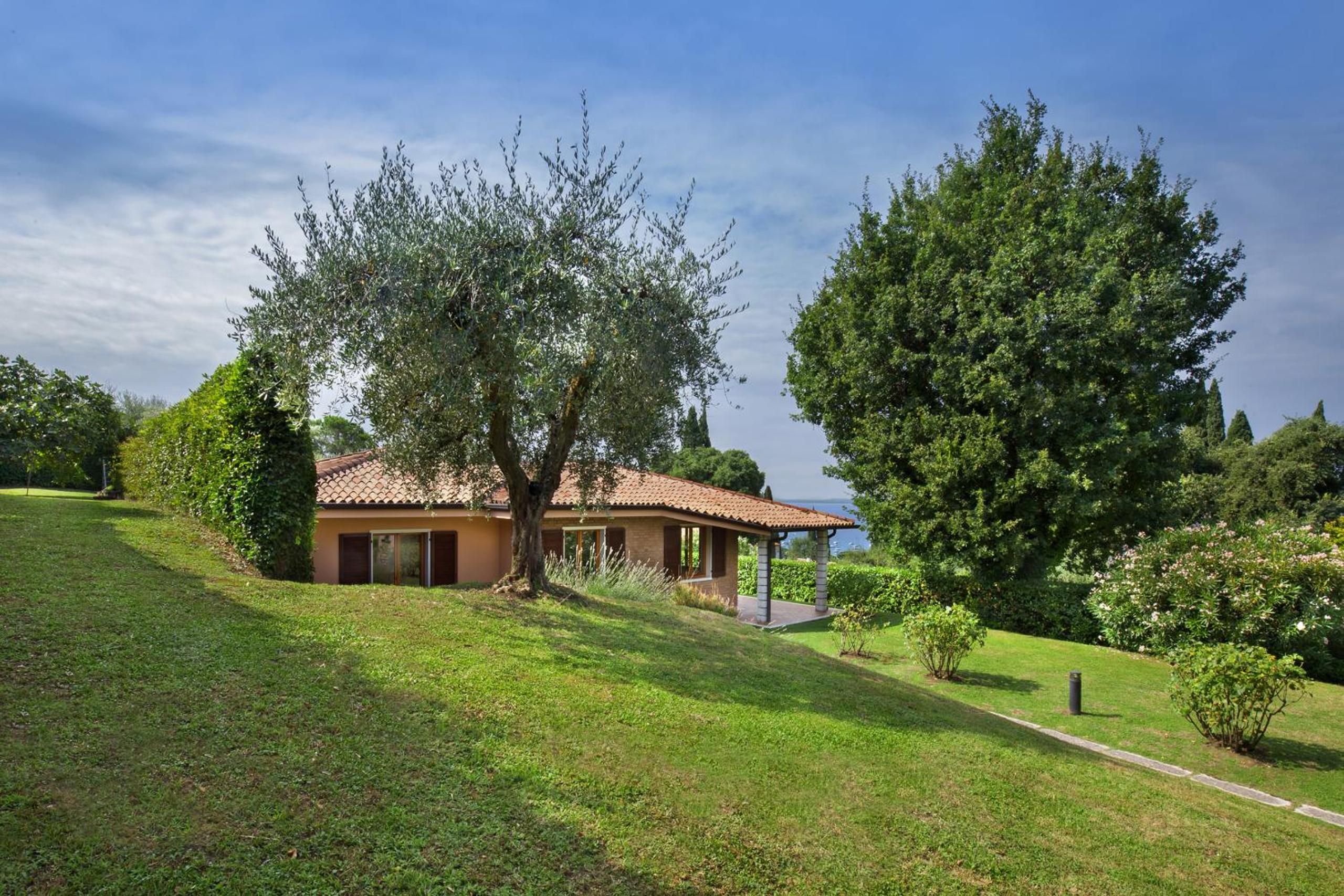 Villa Irene In Bardolino view 5