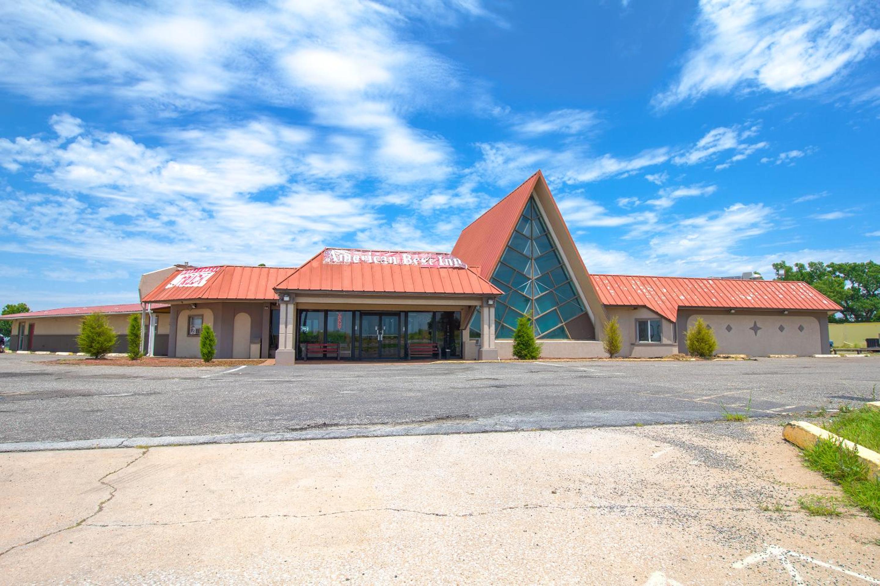 American Best Inn By OYO I-35 Perry near Lake McMurtry