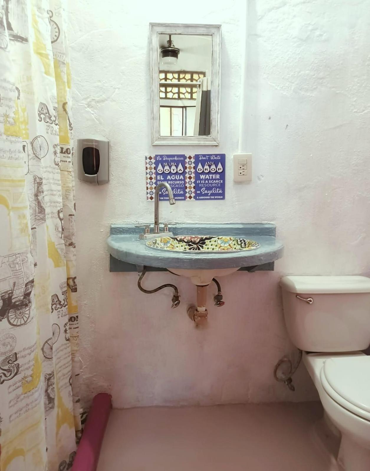 Riad Lola