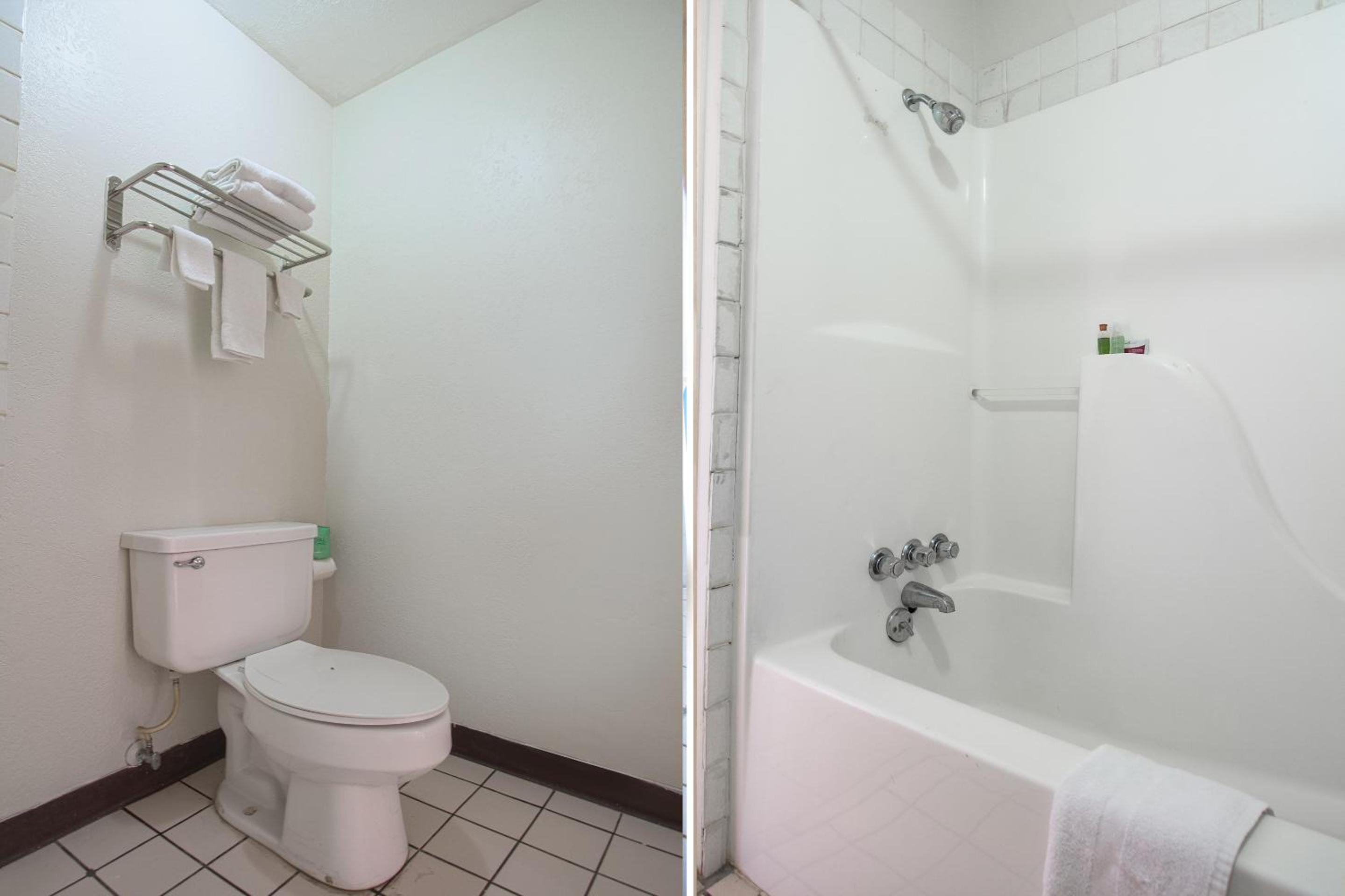American Best Inn By OYO I-35 Perry near Lake McMurtry