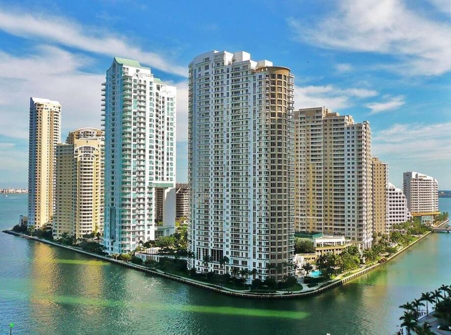 Gorgeous Upscale Condo in the Middle of Brickell