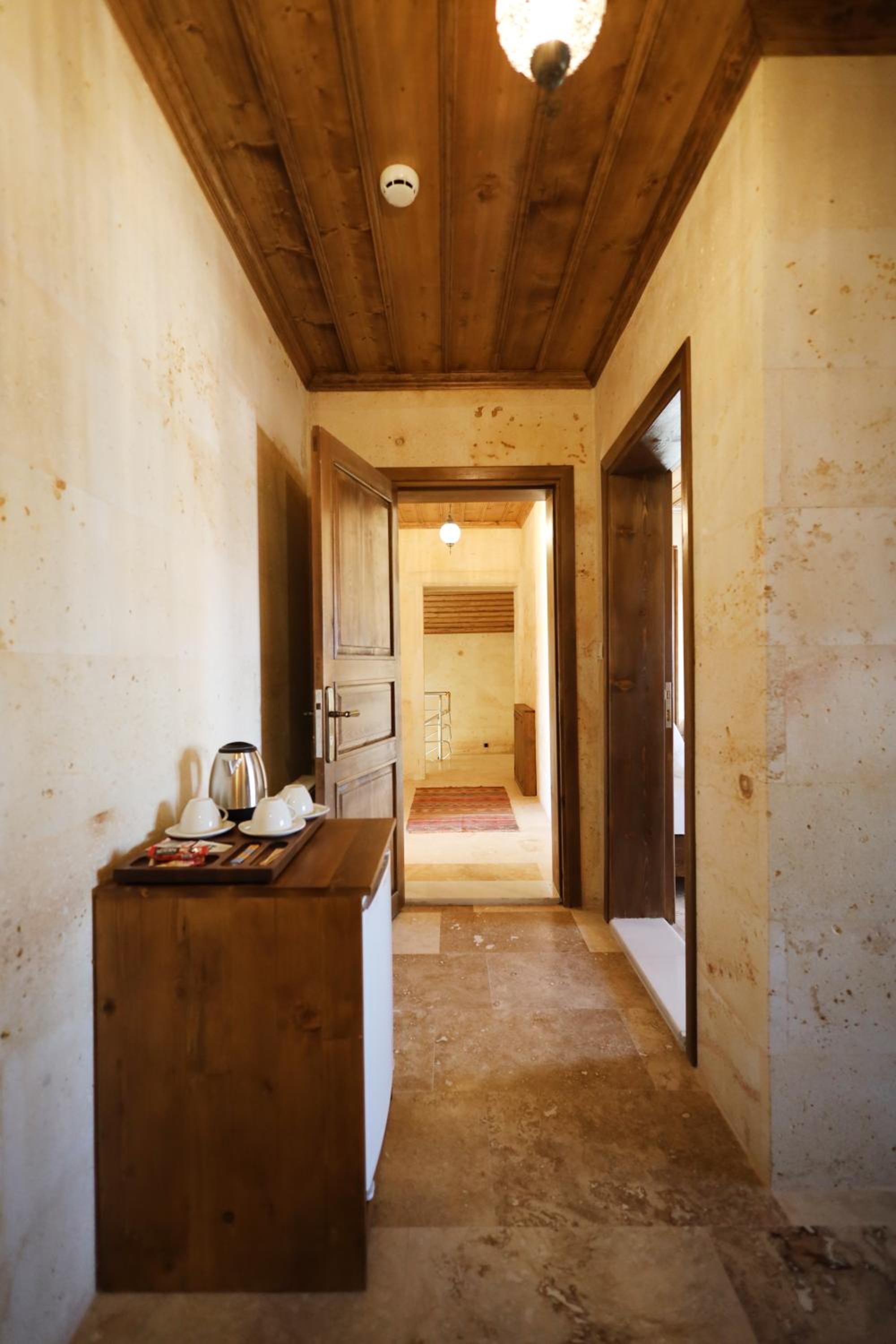 Rocca Stone House - Image 85