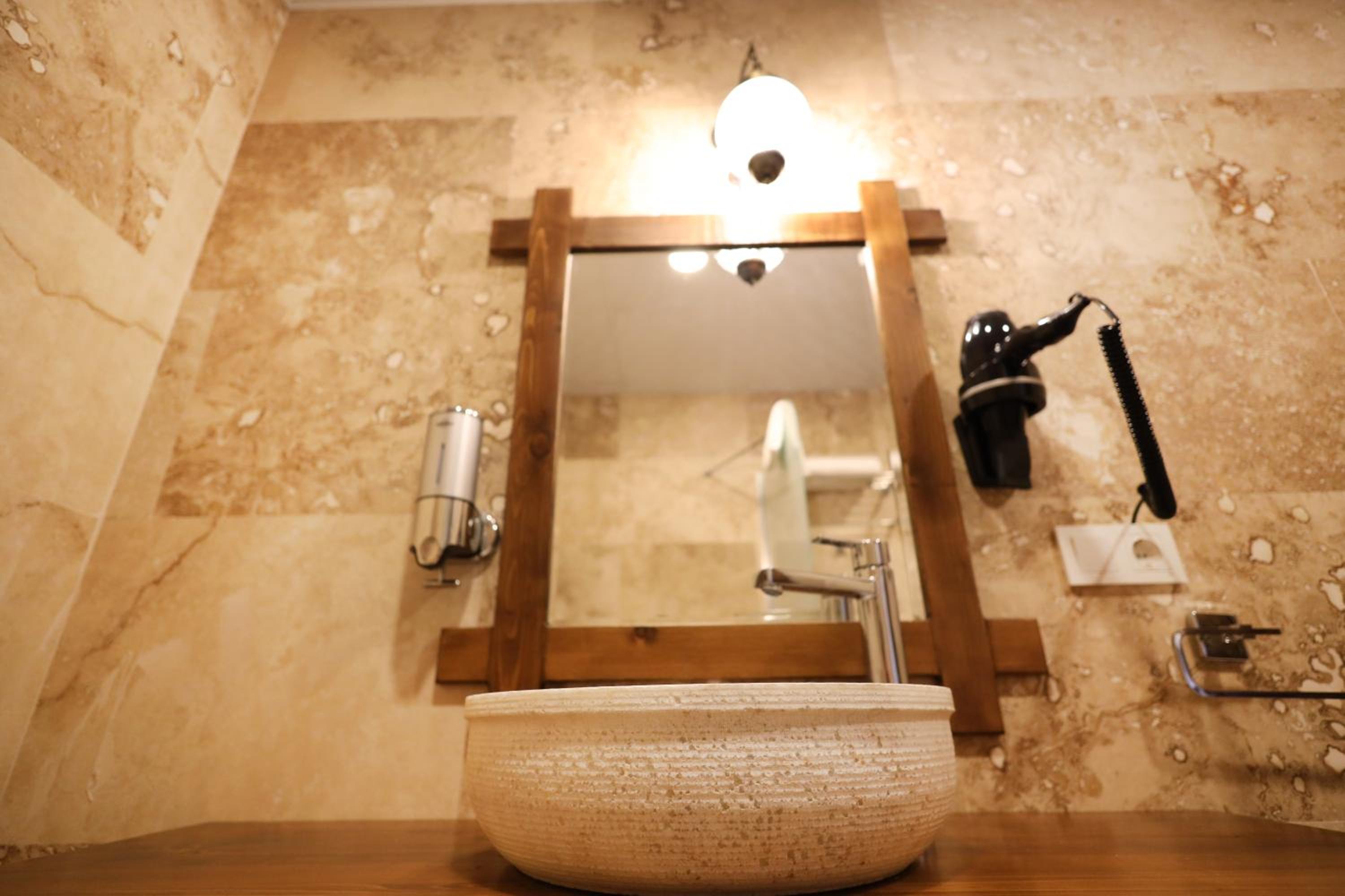 Rocca Stone House - Image 86