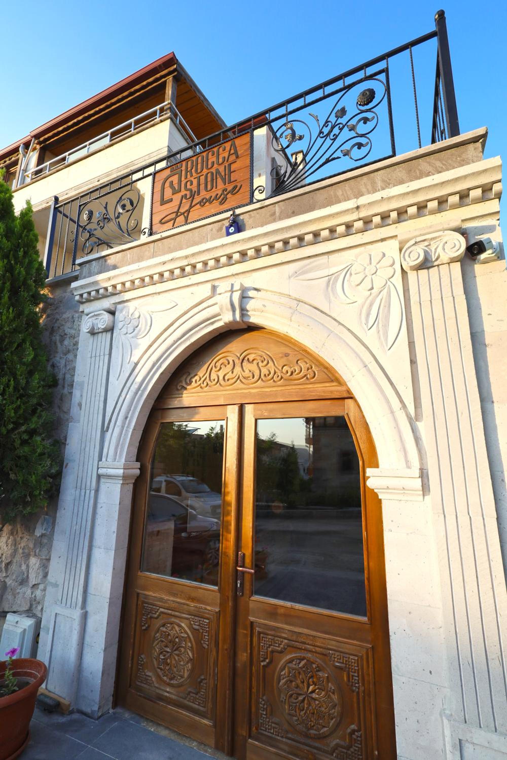 Rocca Stone House - Image 96