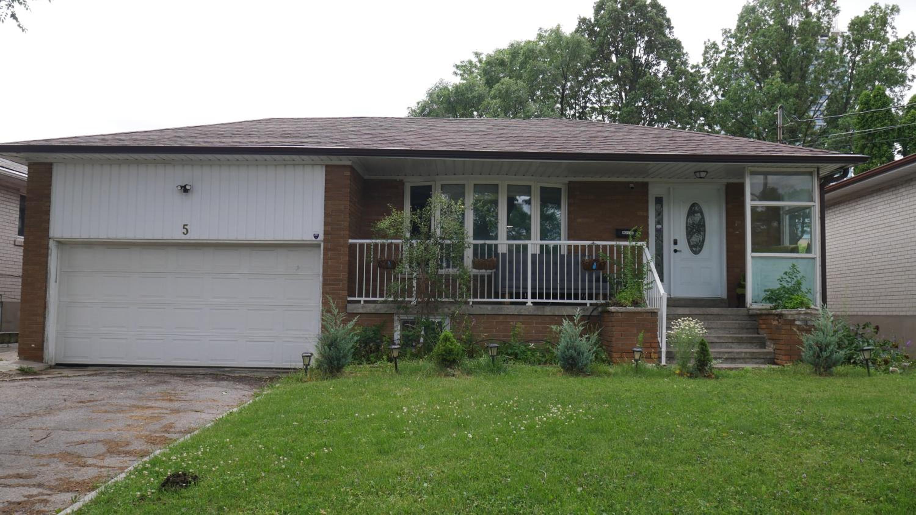 Musician's Retreat Near Toronto Subway