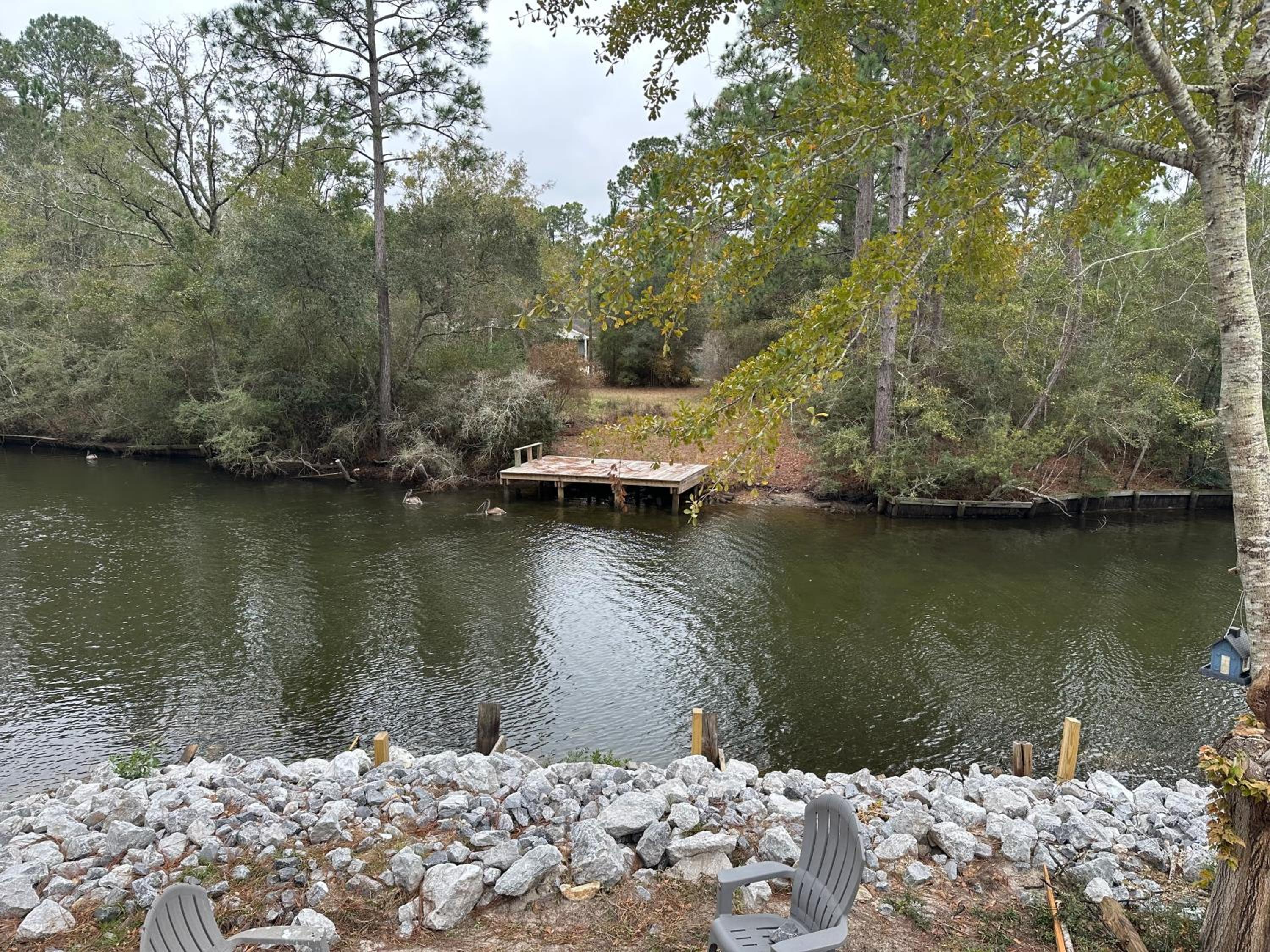 Waterfront Newly Renovated and Decorated 3brs home view 5
