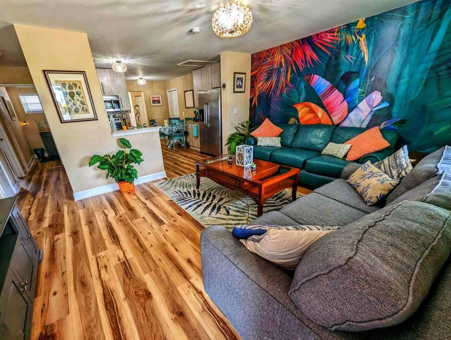 Titusville Vacations - Modern  Comfy Lagoon Oasis - River Views - Parking - Property Image 1